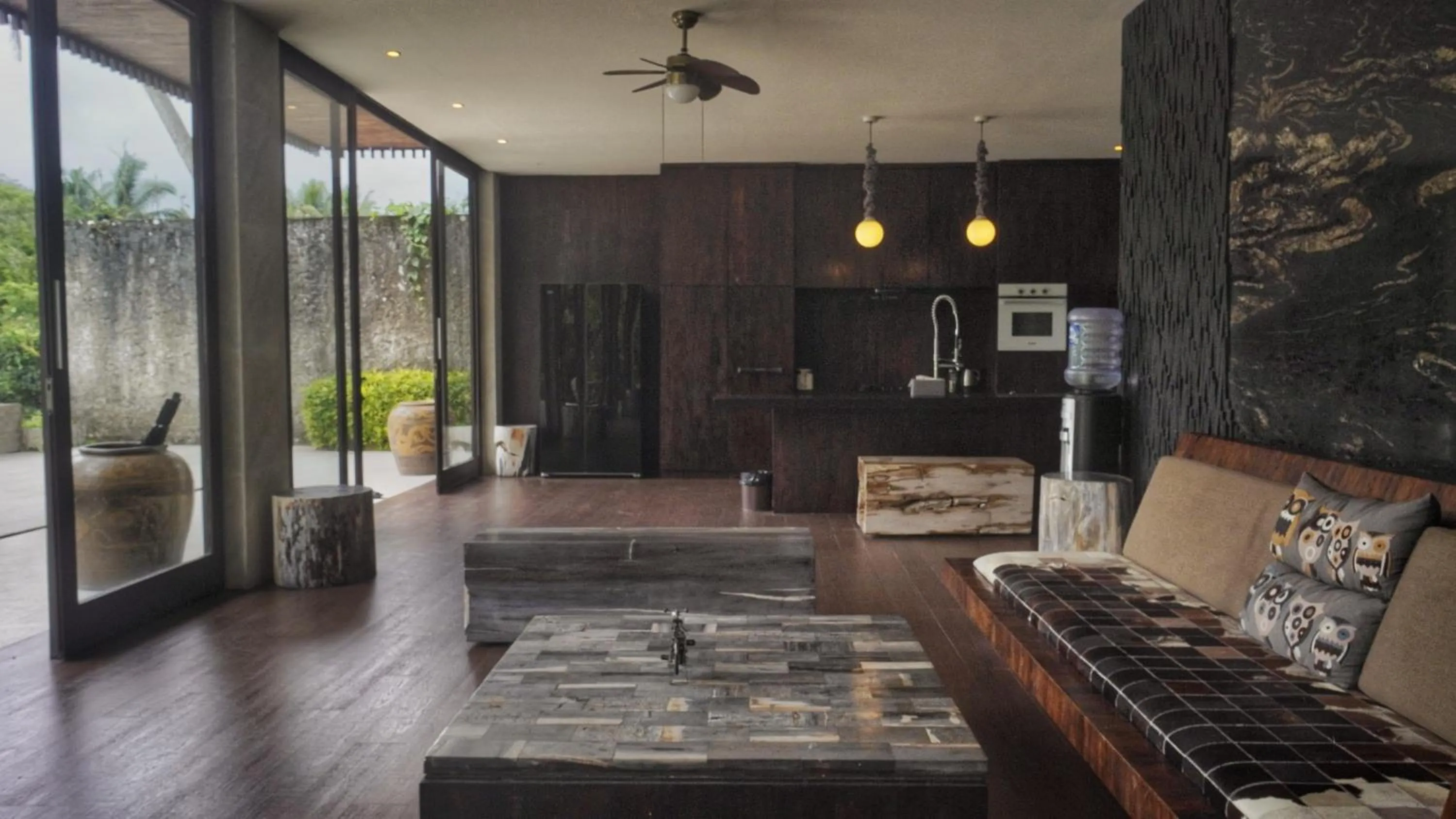 Kitchen or kitchenette in Sandhya Villa Ubud