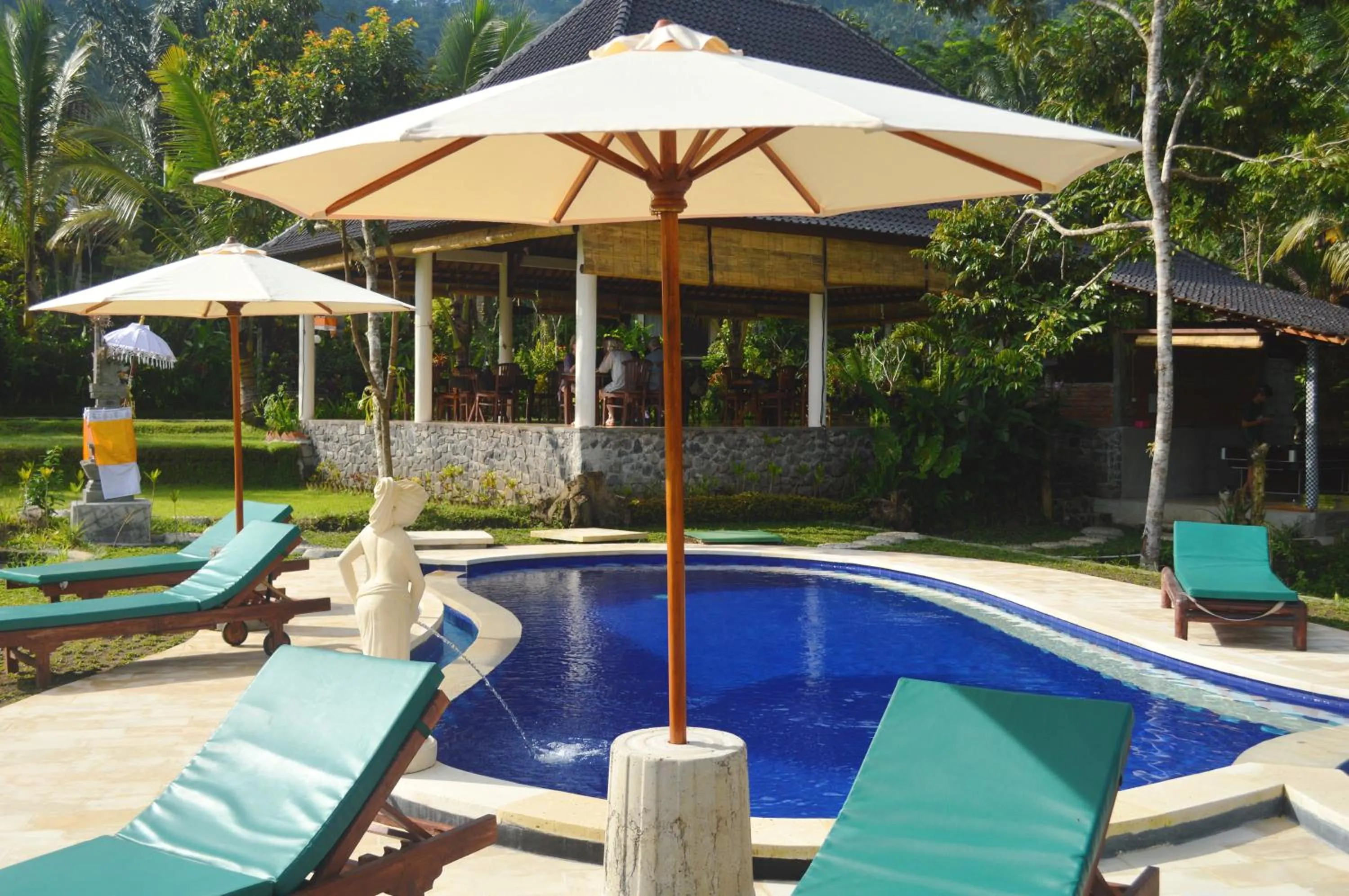 Restaurant/places to eat in Great Mountain Views Villa Resort