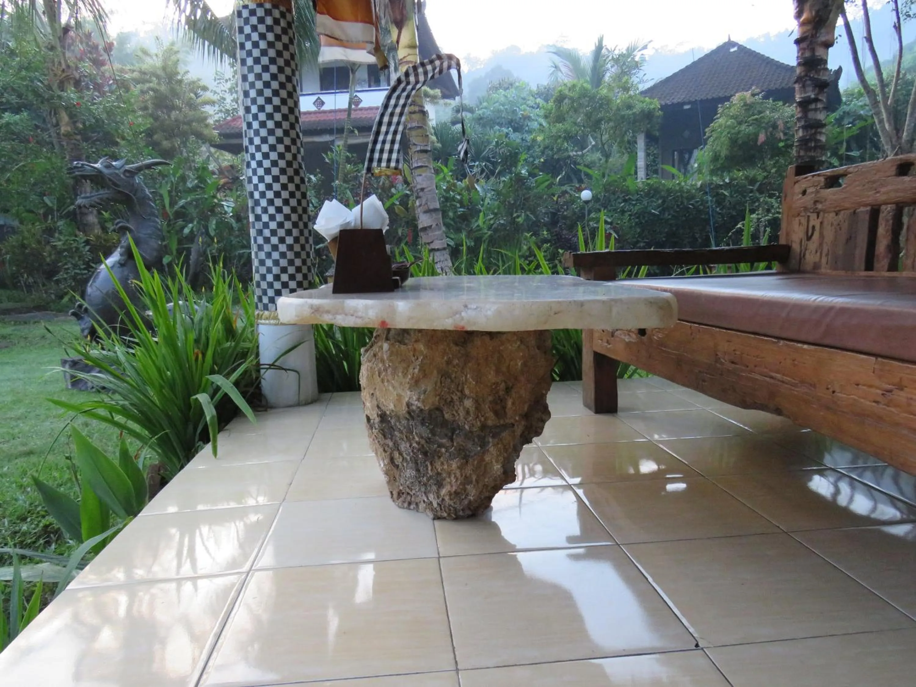 Restaurant/places to eat in Great Mountain Views Villa Resort