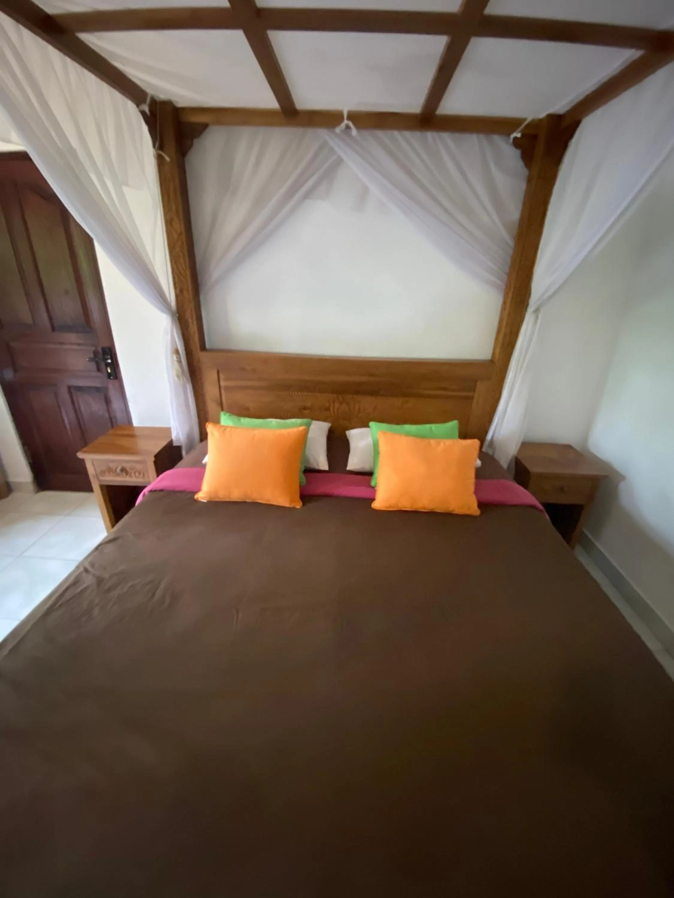 Bed in Great Mountain Views Villa Resort