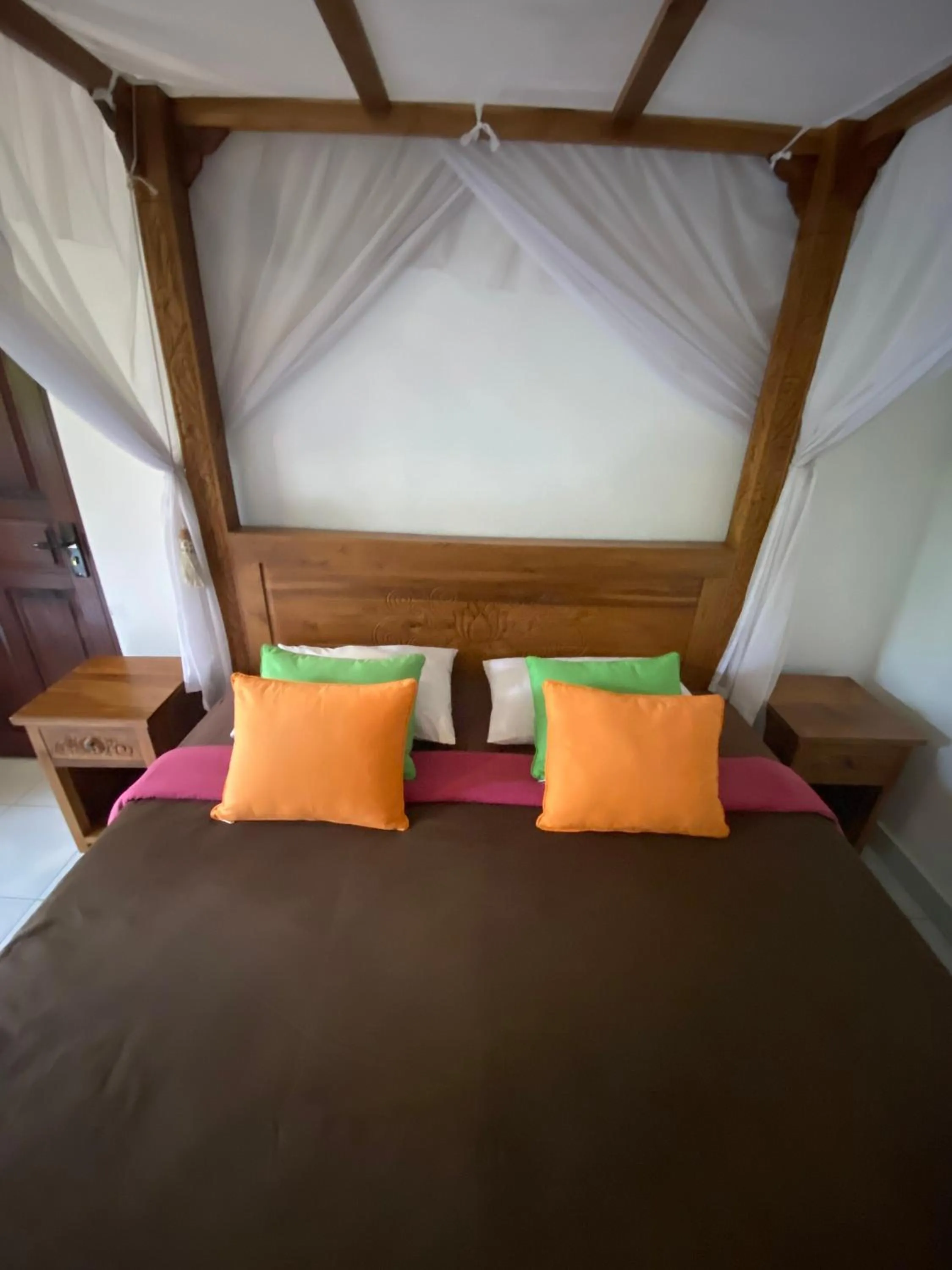 Bed in Great Mountain Views Villa Resort