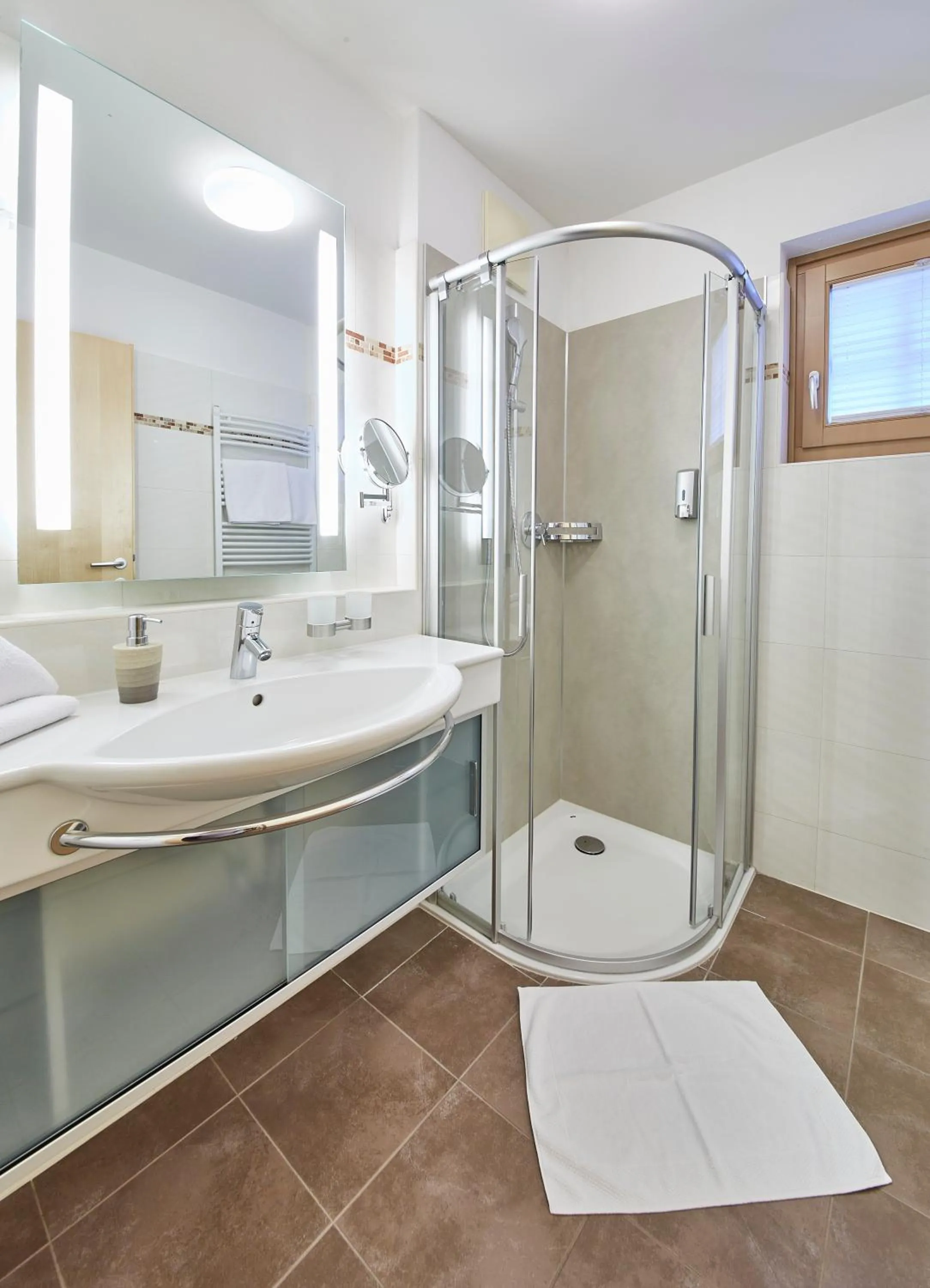 Bathroom in Hotel Römerhof