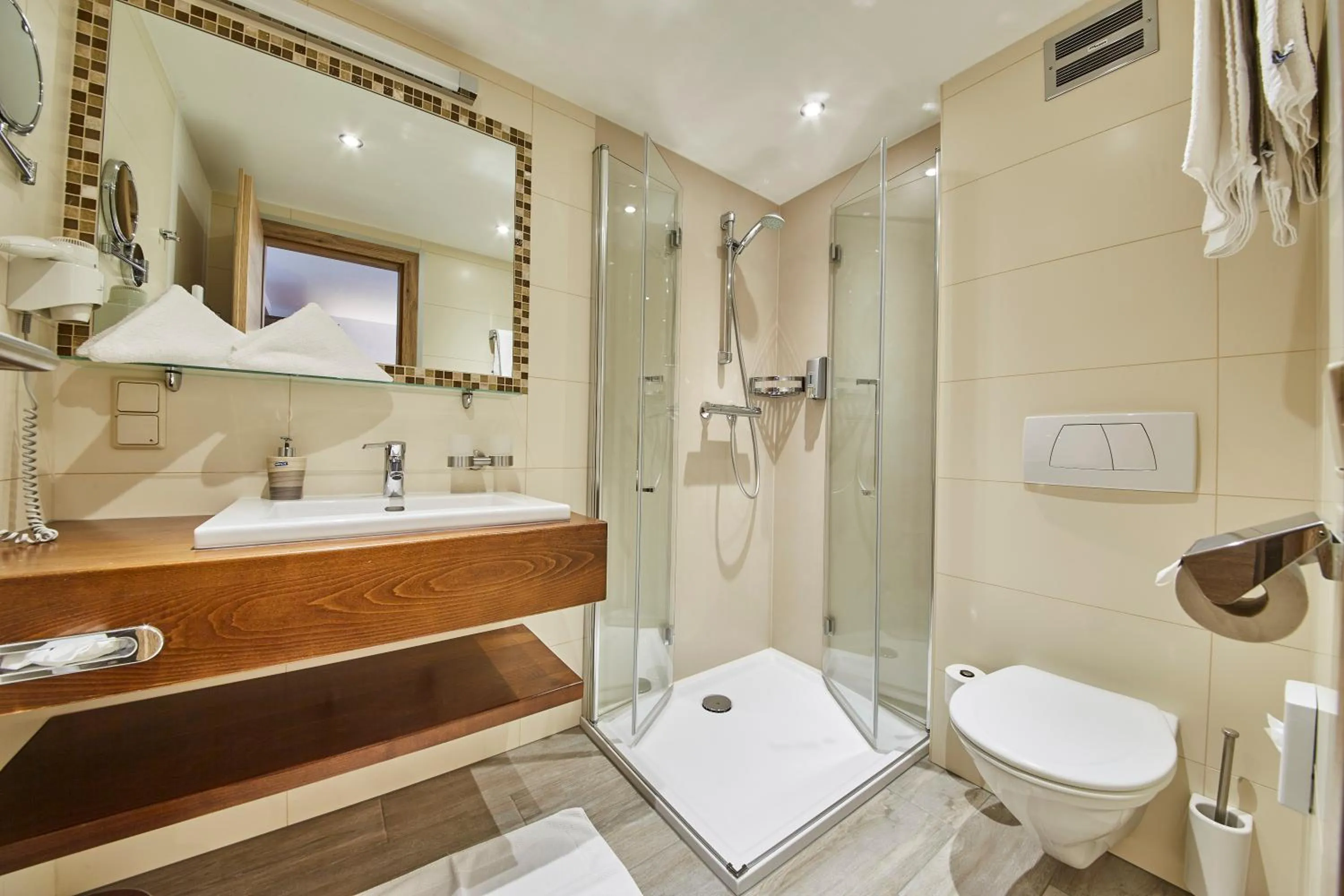 Bathroom in Hotel Römerhof