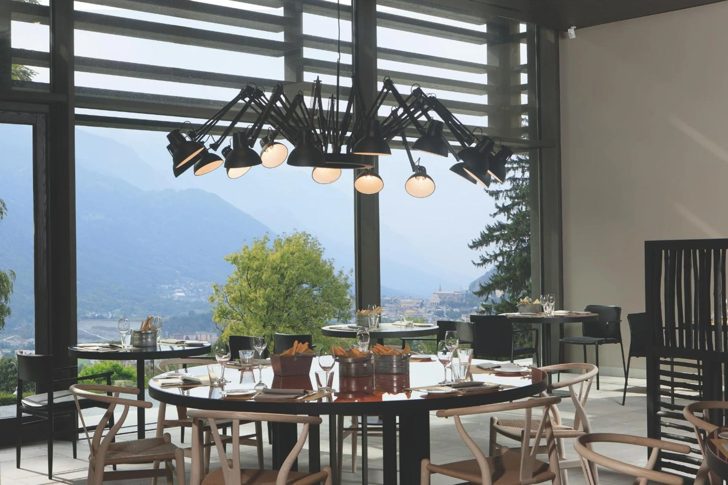 Restaurant/places to eat in Parc Hotel Billia