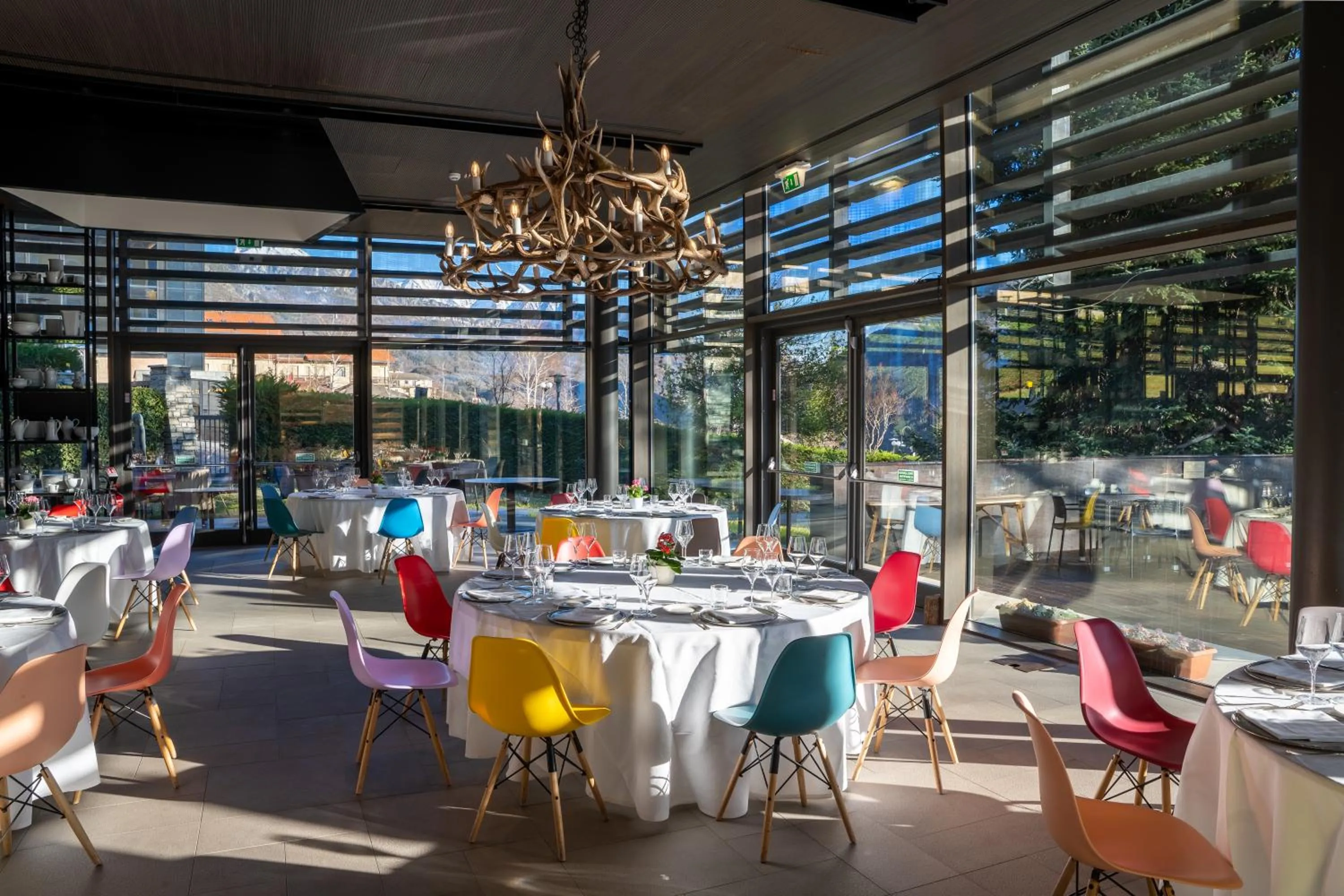 Restaurant/places to eat in Parc Hotel Billia