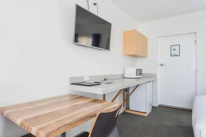 Kitchen or kitchenette in Busselton Motel