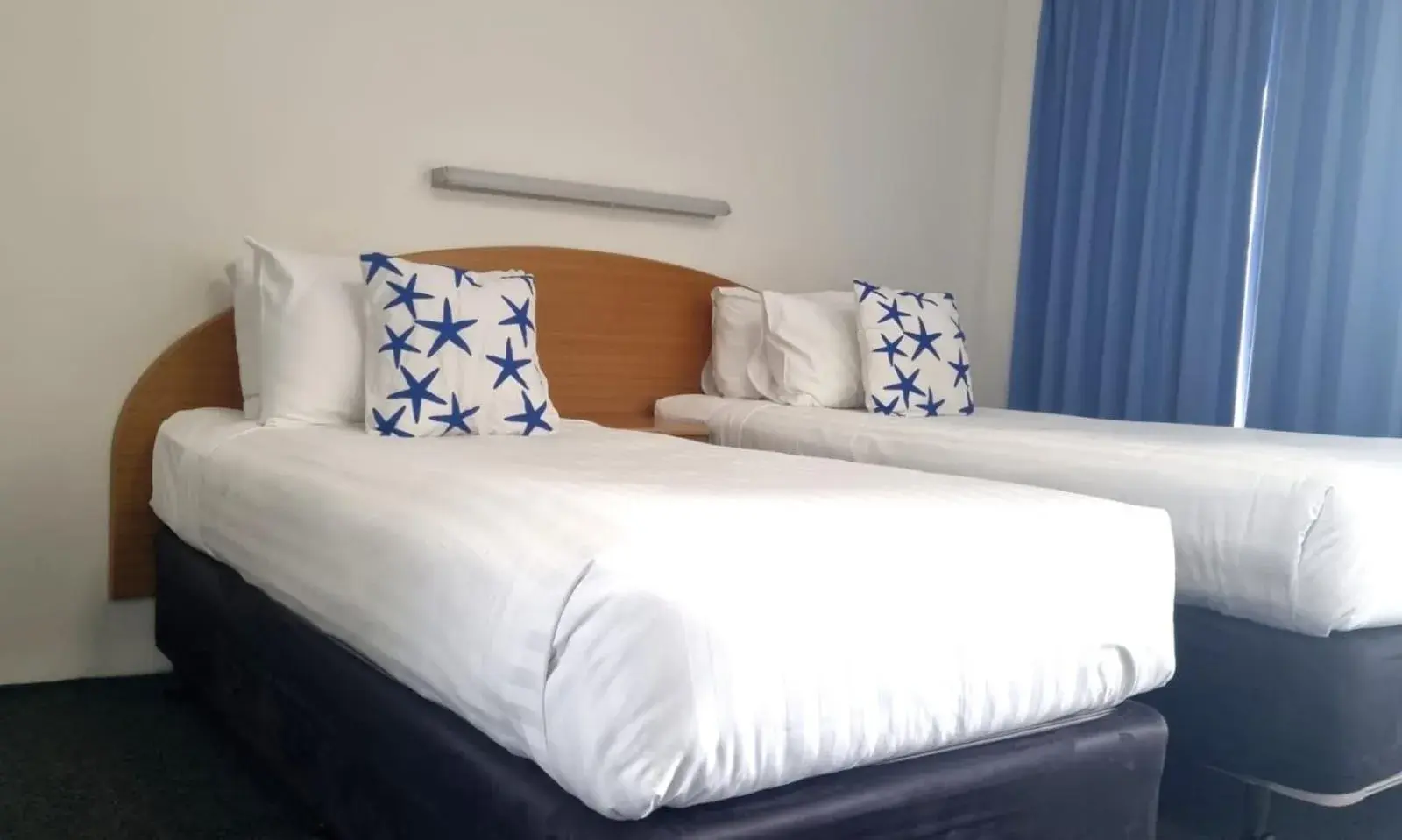 Economy Twin Room in Busselton Motel Economy Twin Room in Busselton Motel