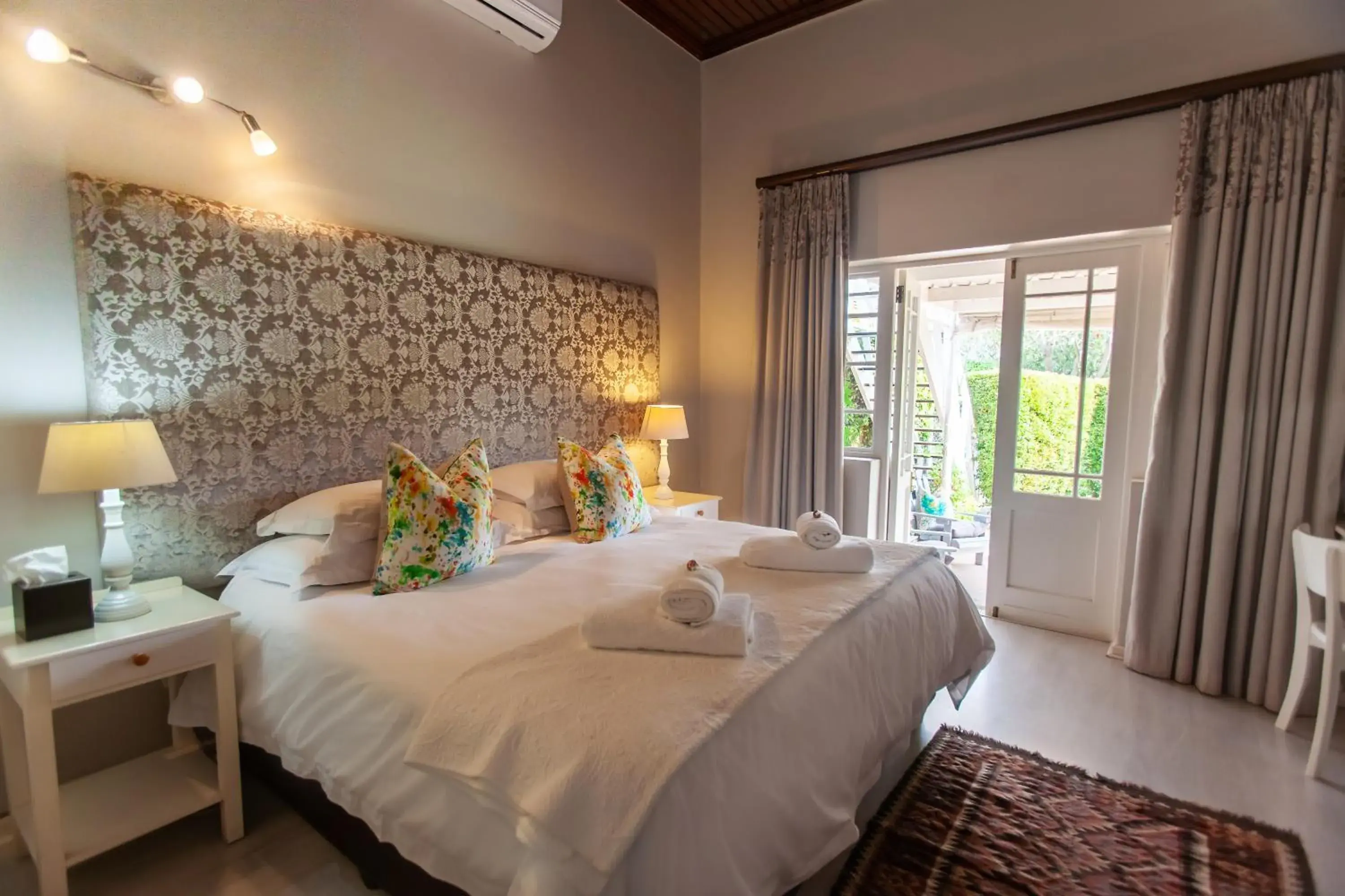 Comfort King Room - single occupancy in The Habit Guesthouse Comfort King Room - single occupancy in The Habit Guesthouse