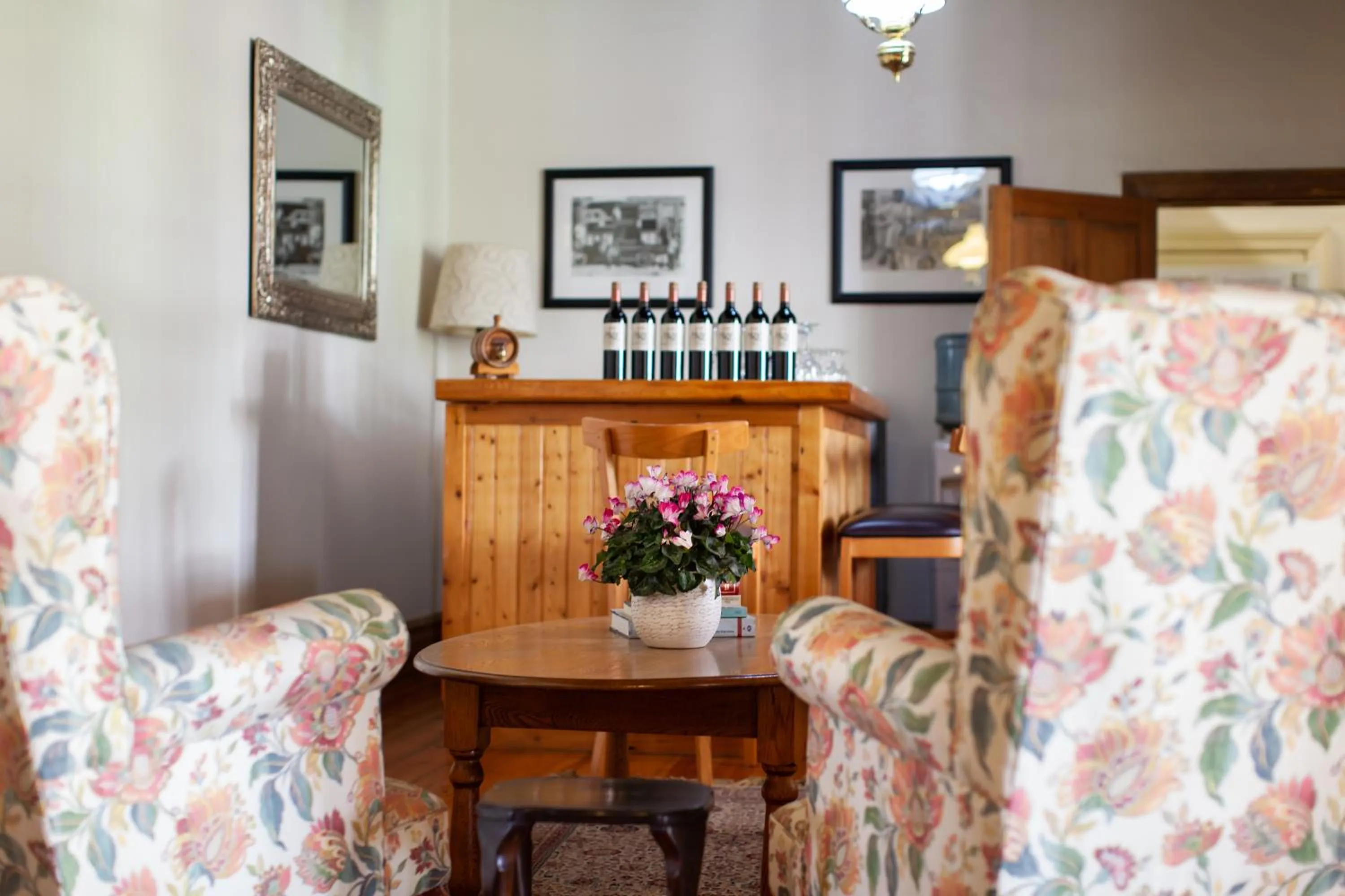 Lounge or bar in The Habit Guesthouse