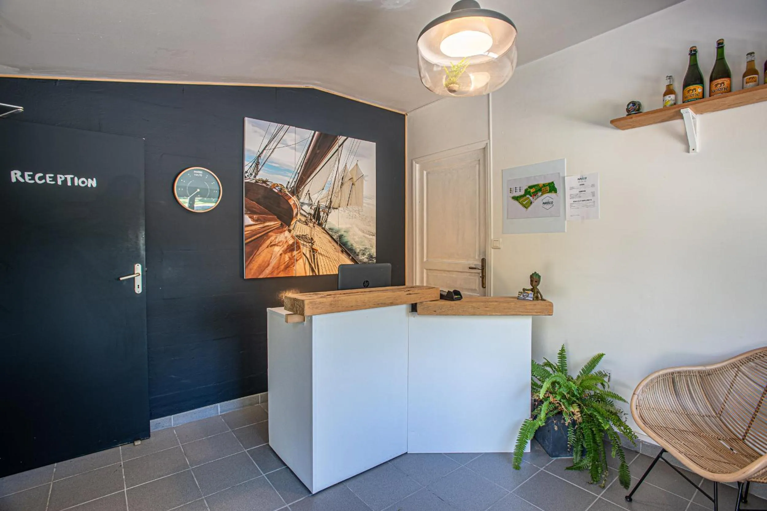 Lobby or reception in Hôtel Naéco Audierne