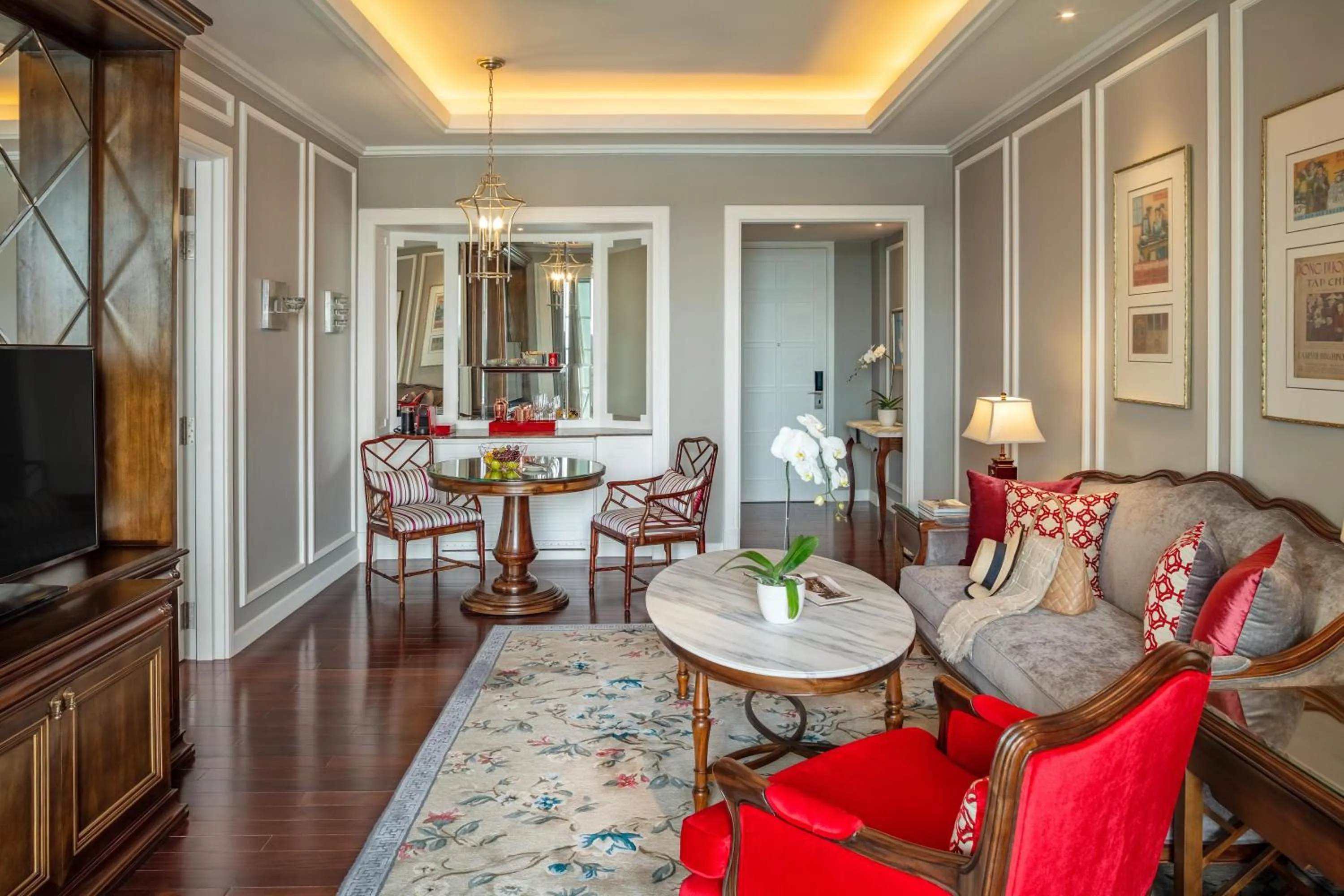 Living room in Mia Saigon – Luxury Boutique Hotel