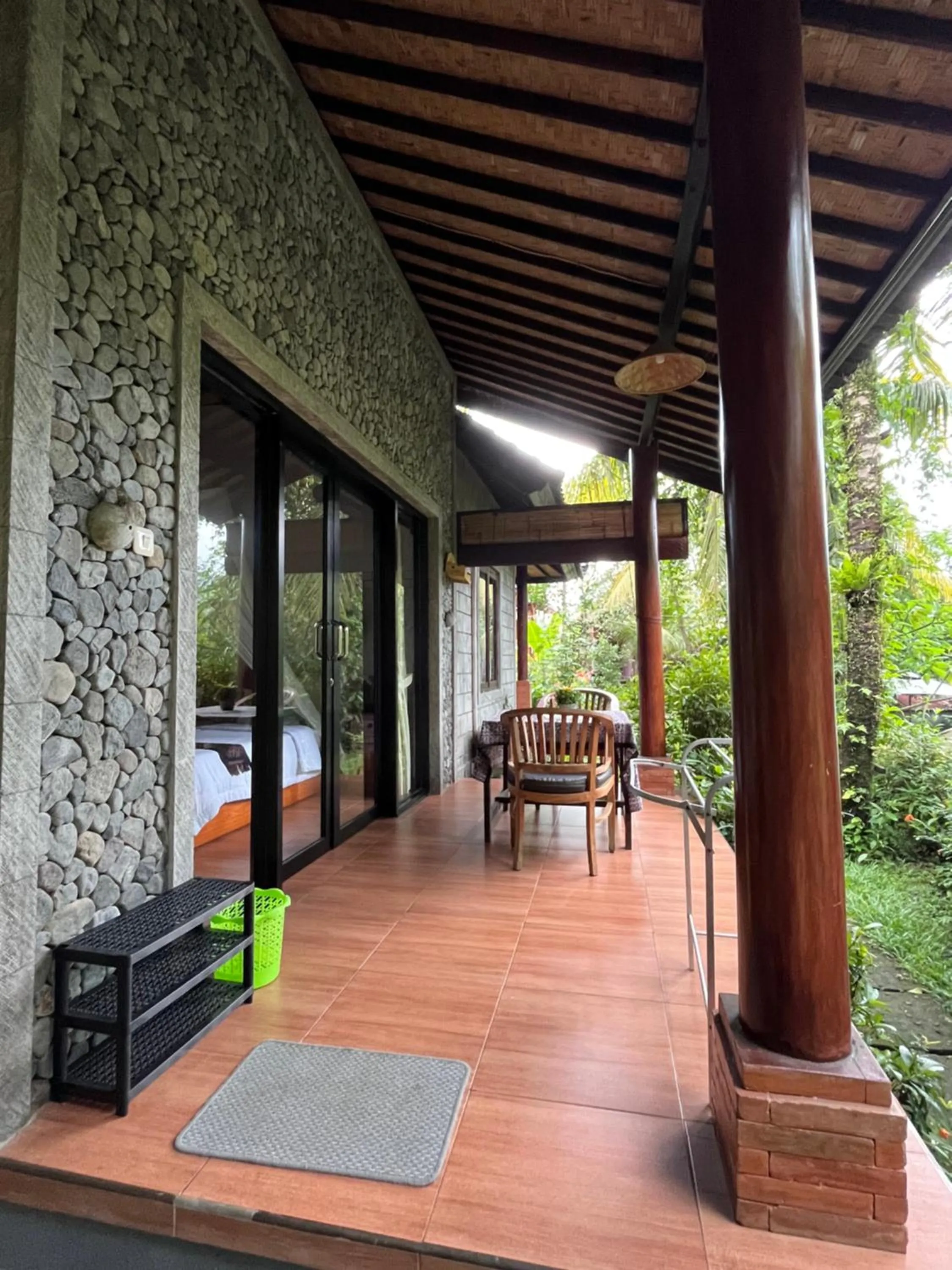 Khrisna Hs and Cottages