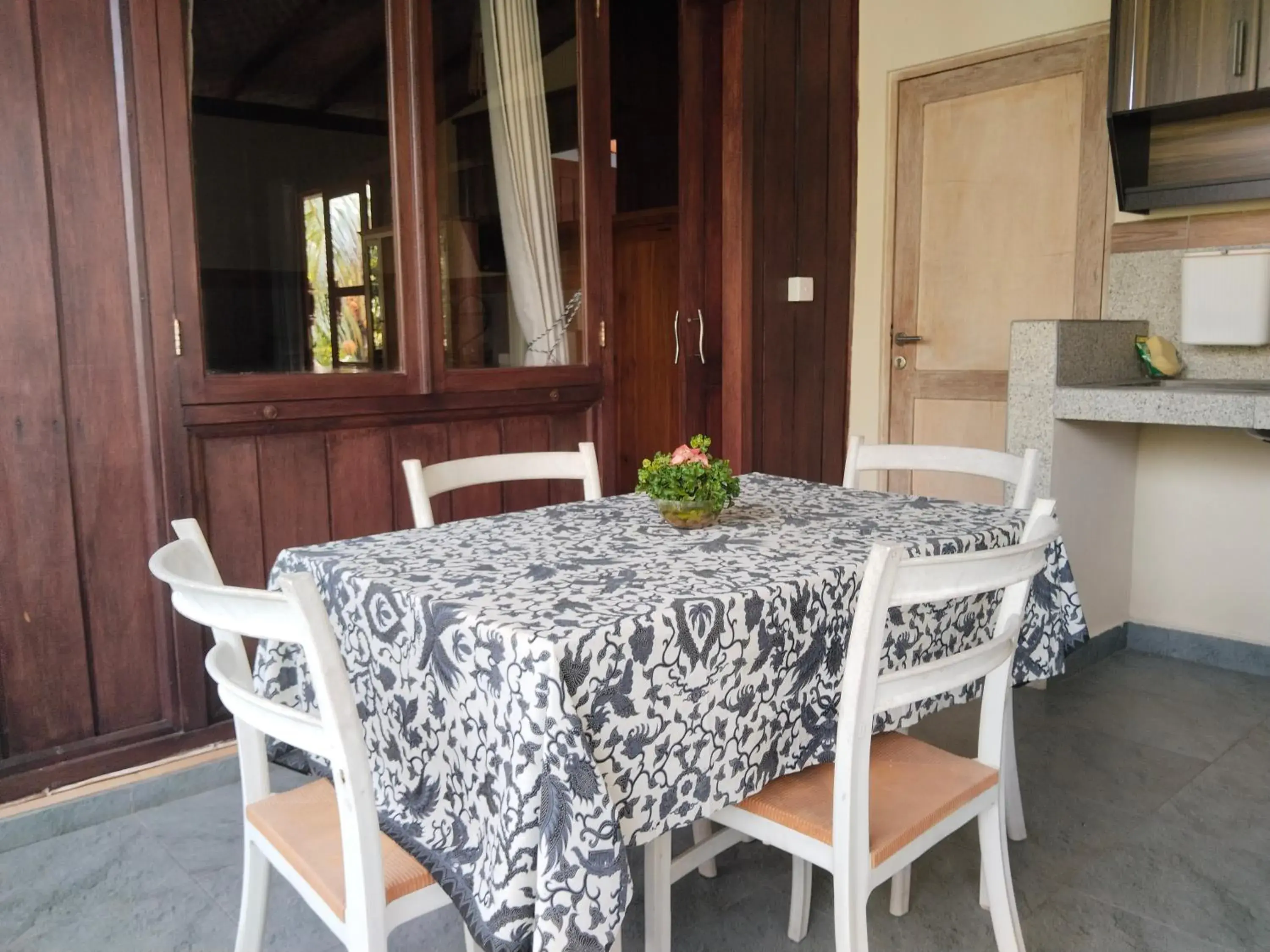 Family Room with Pool View in Khrisna Hs and Cottages Family Room with Pool View in Khrisna Hs and Cottages