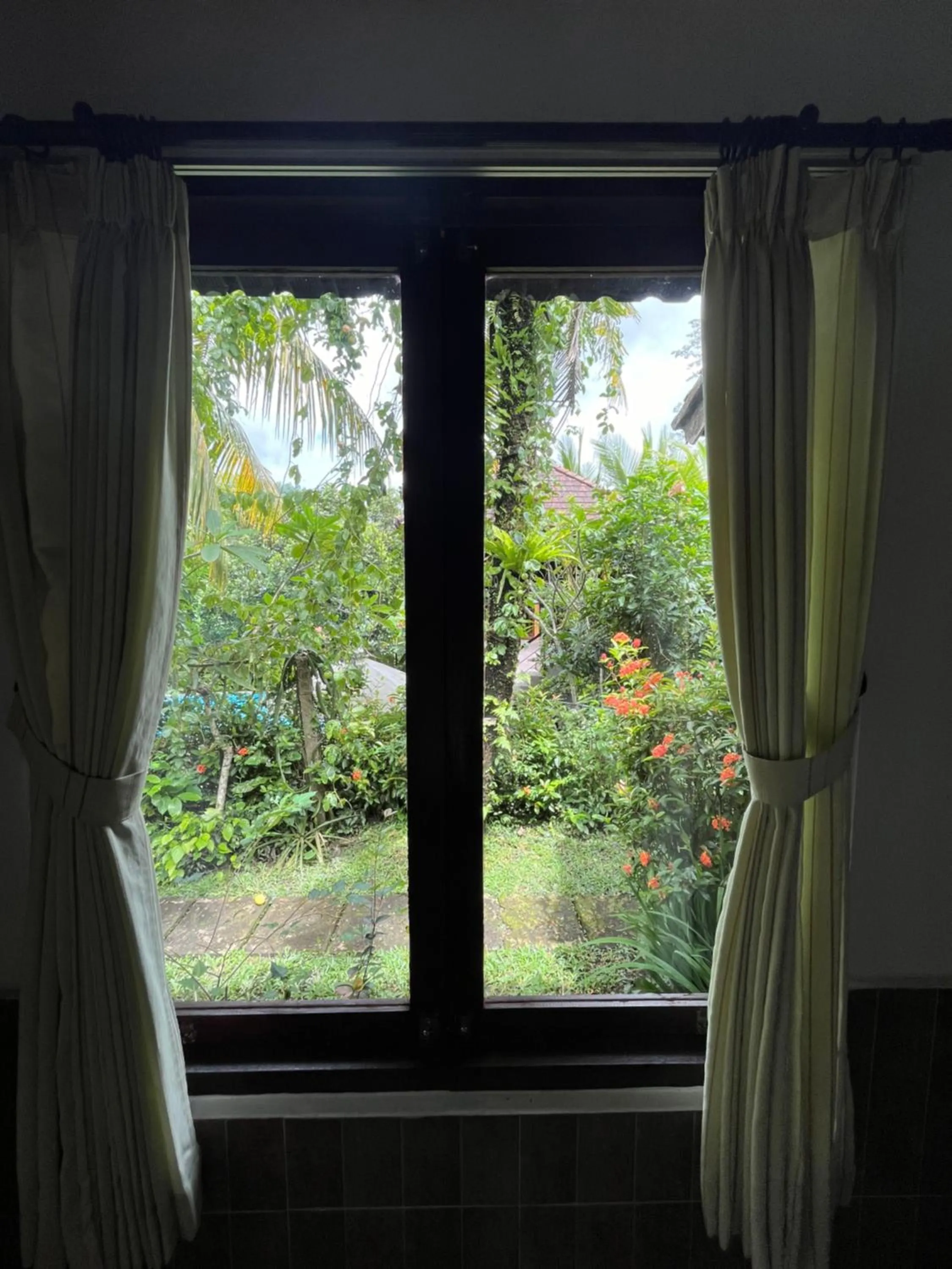 Khrisna Hs and Cottages