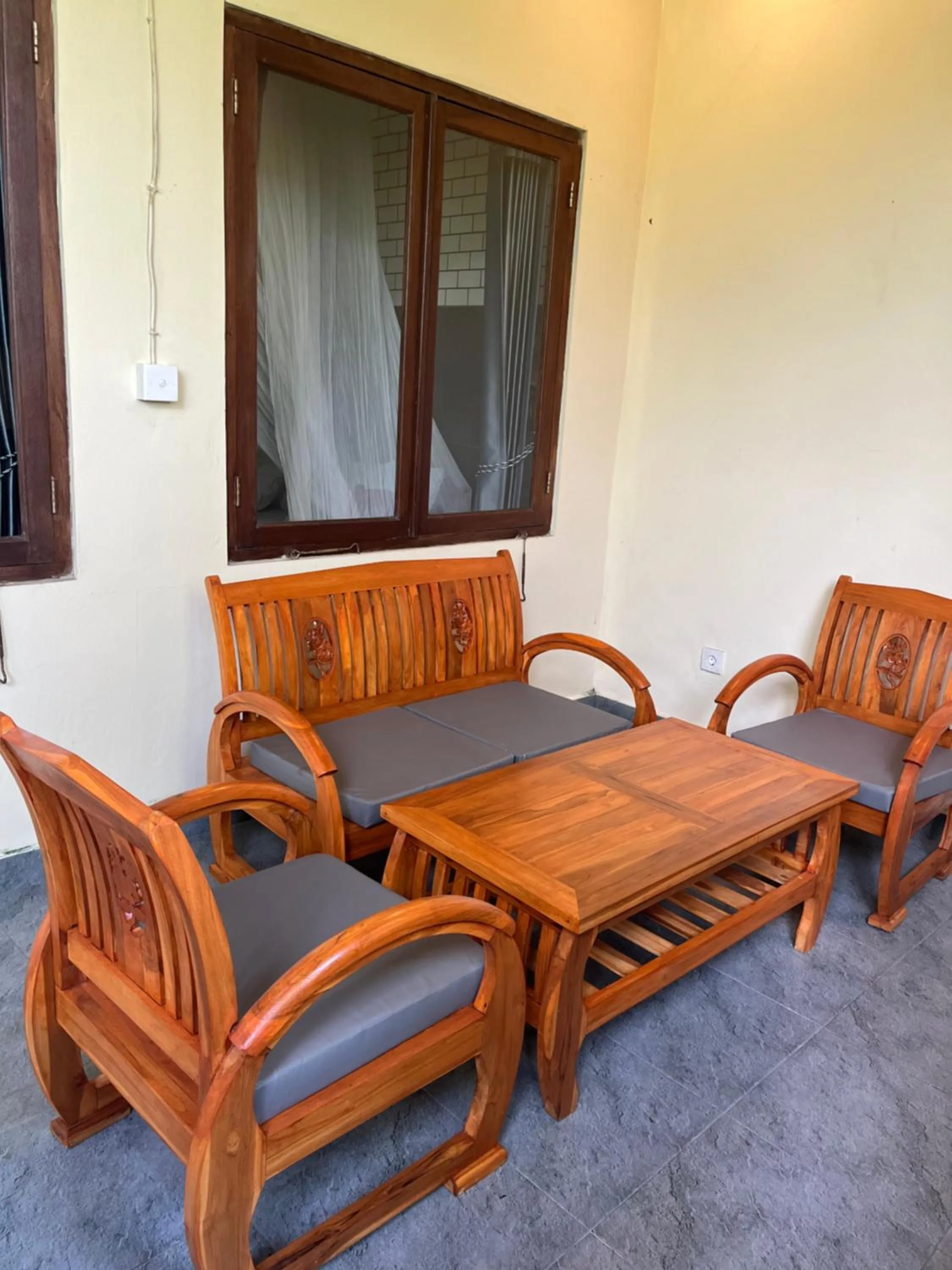 Khrisna Hs and Cottages