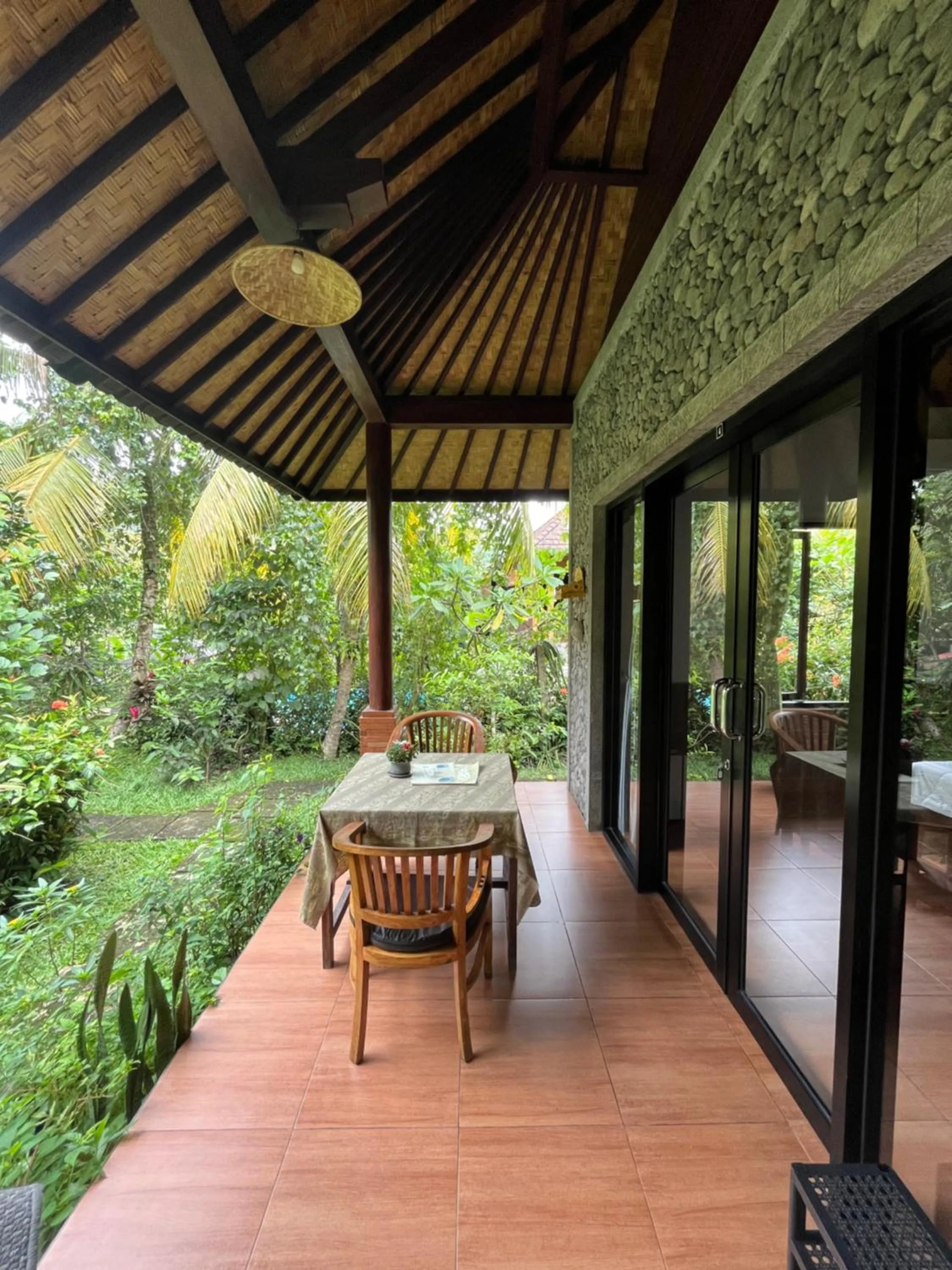 Khrisna Hs and Cottages