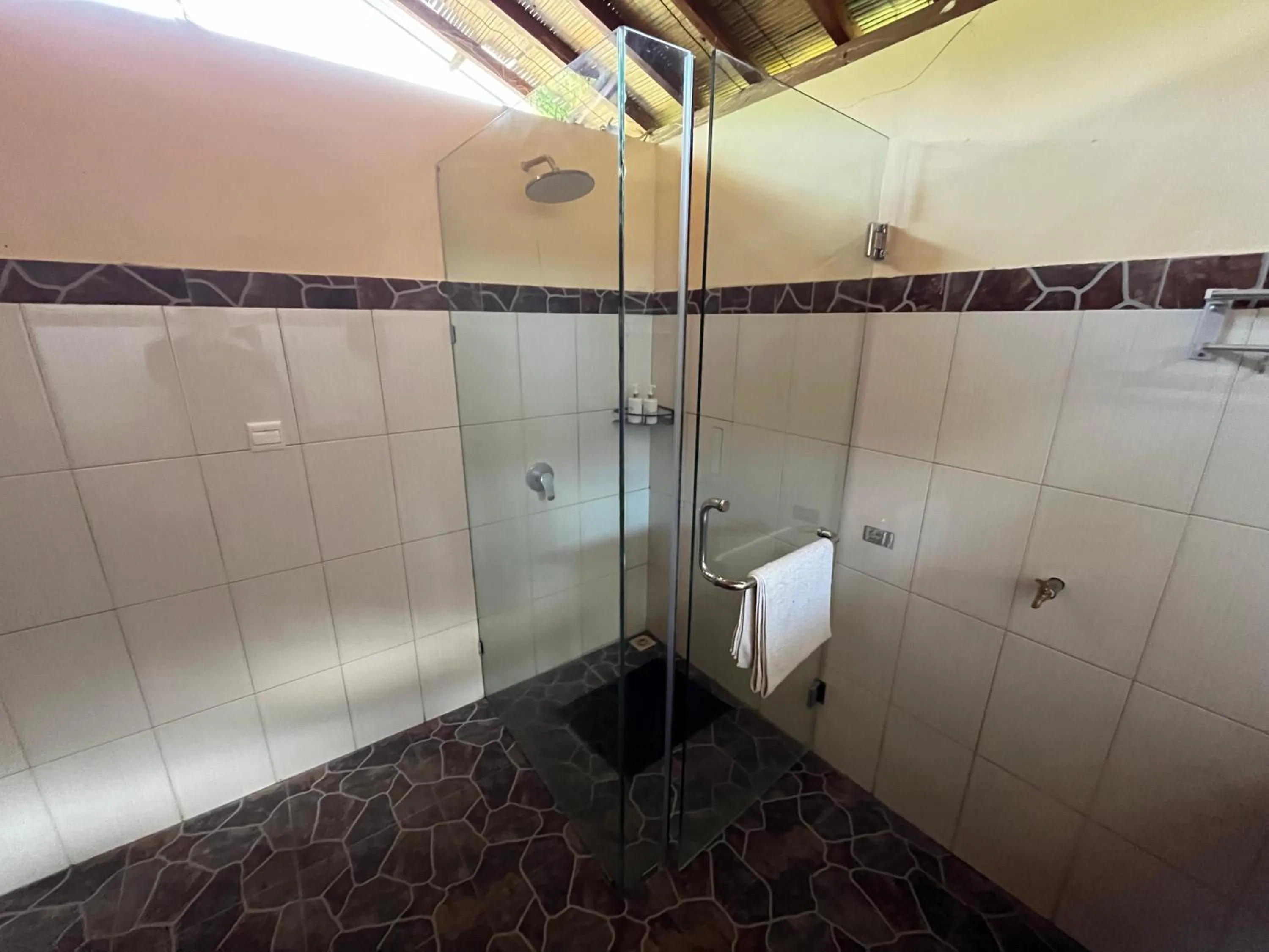 Khrisna Hs and Cottages