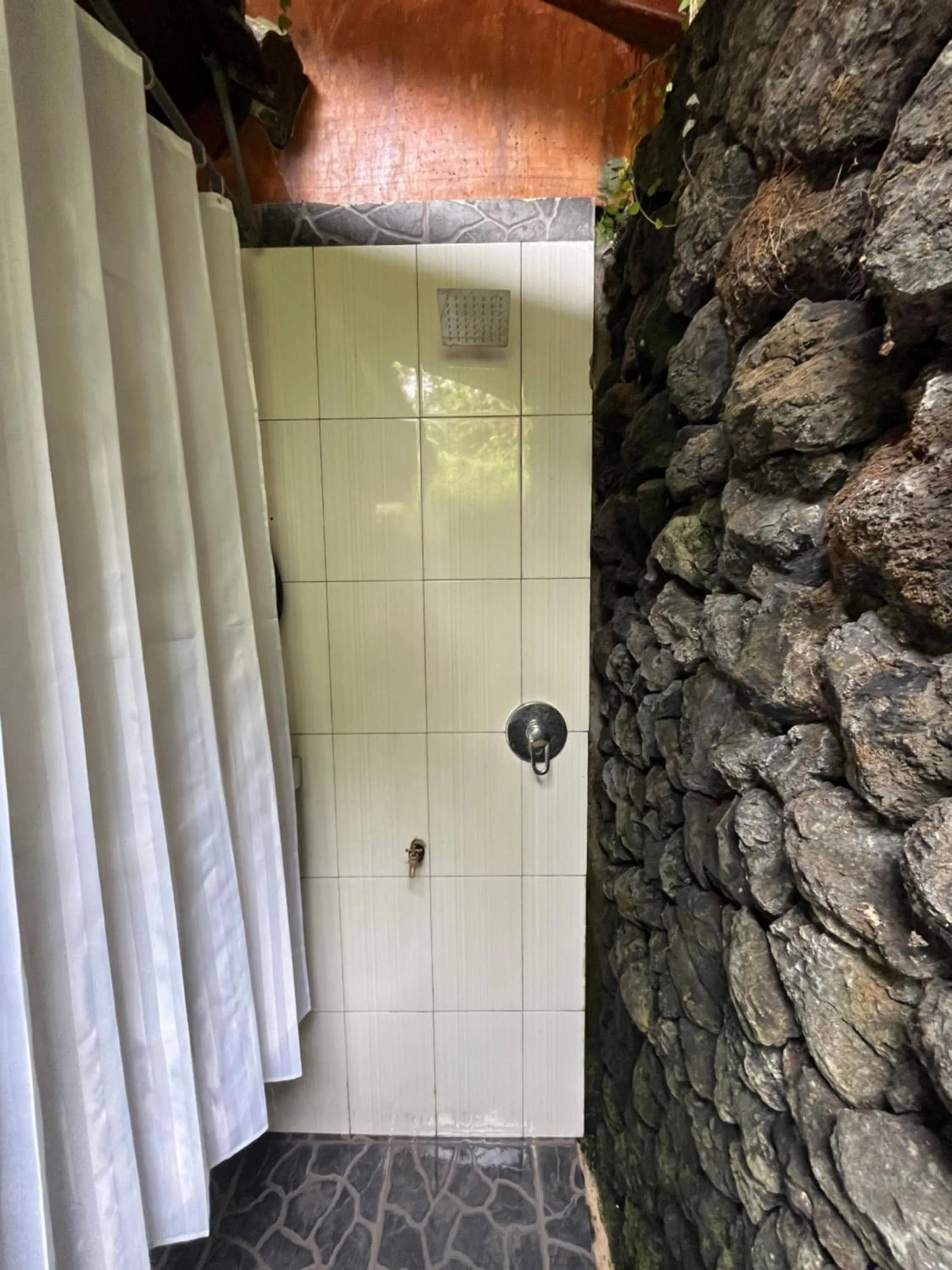 Khrisna Hs and Cottages