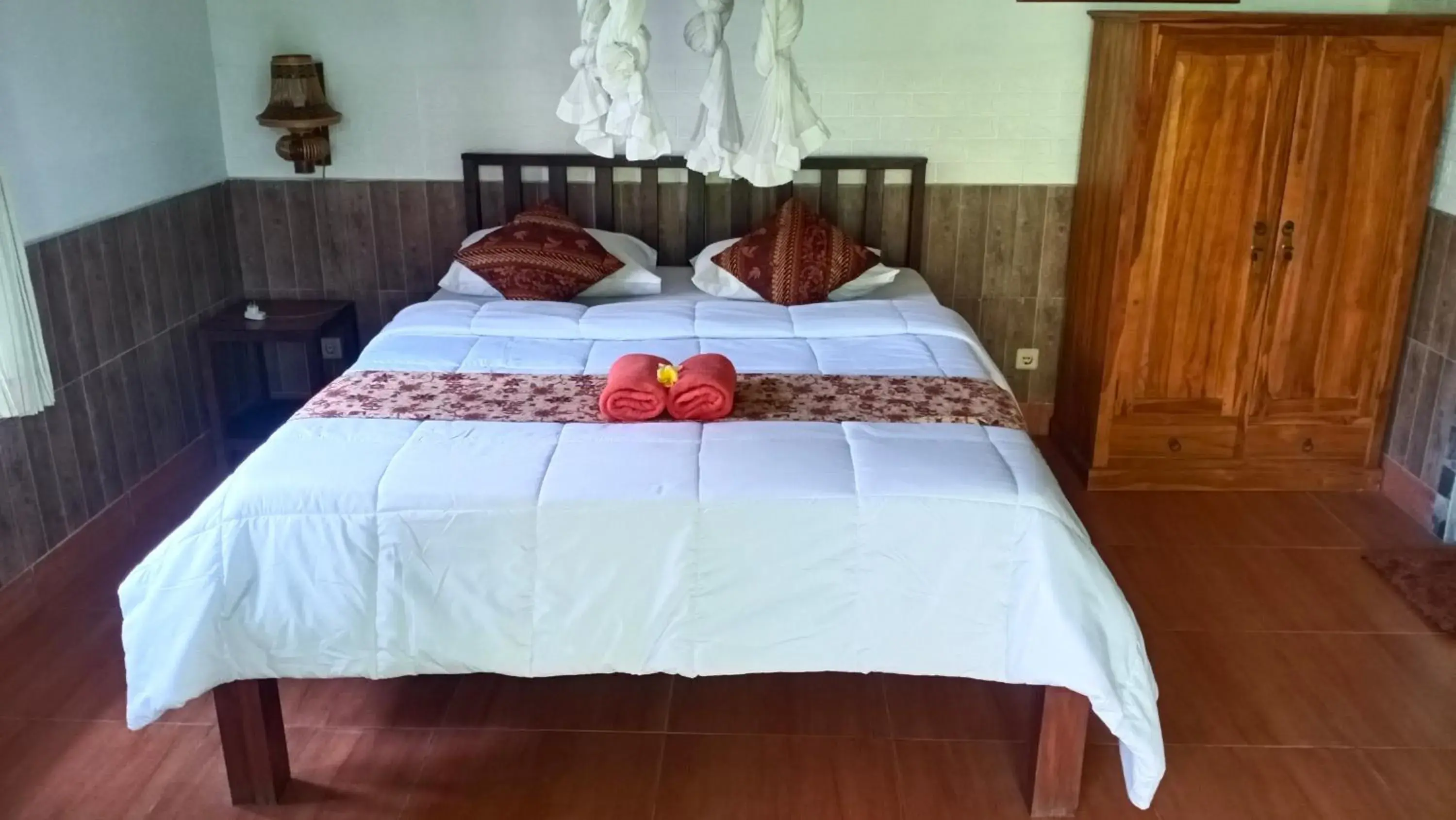 Deluxe Double Room with Balcony in Khrisna Hs and Cottages Deluxe Double Room with Balcony in Khrisna Hs and Cottages
