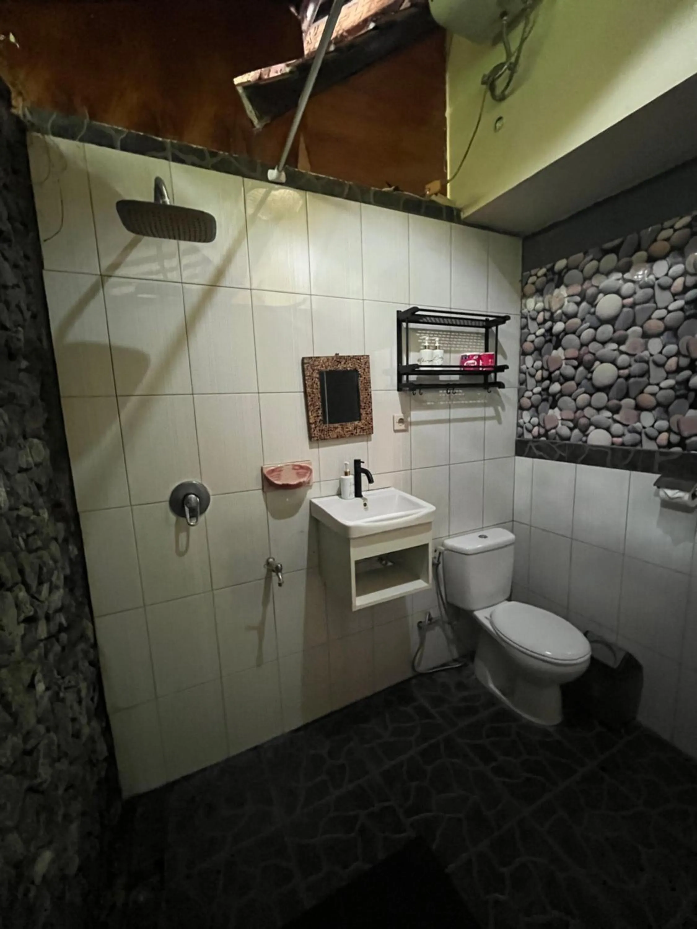 Khrisna Hs and Cottages