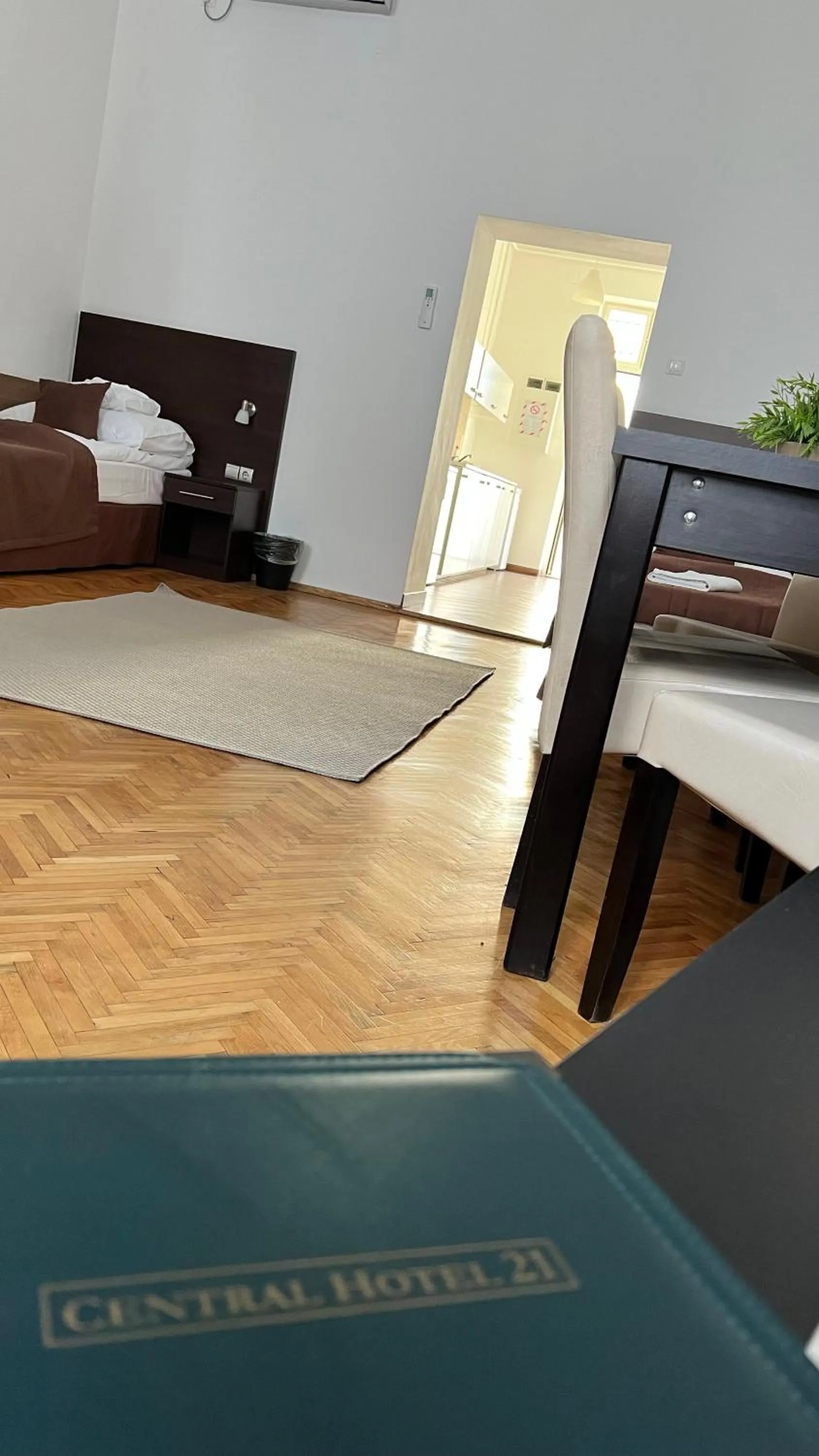 Bedroom in Central Hotel 21