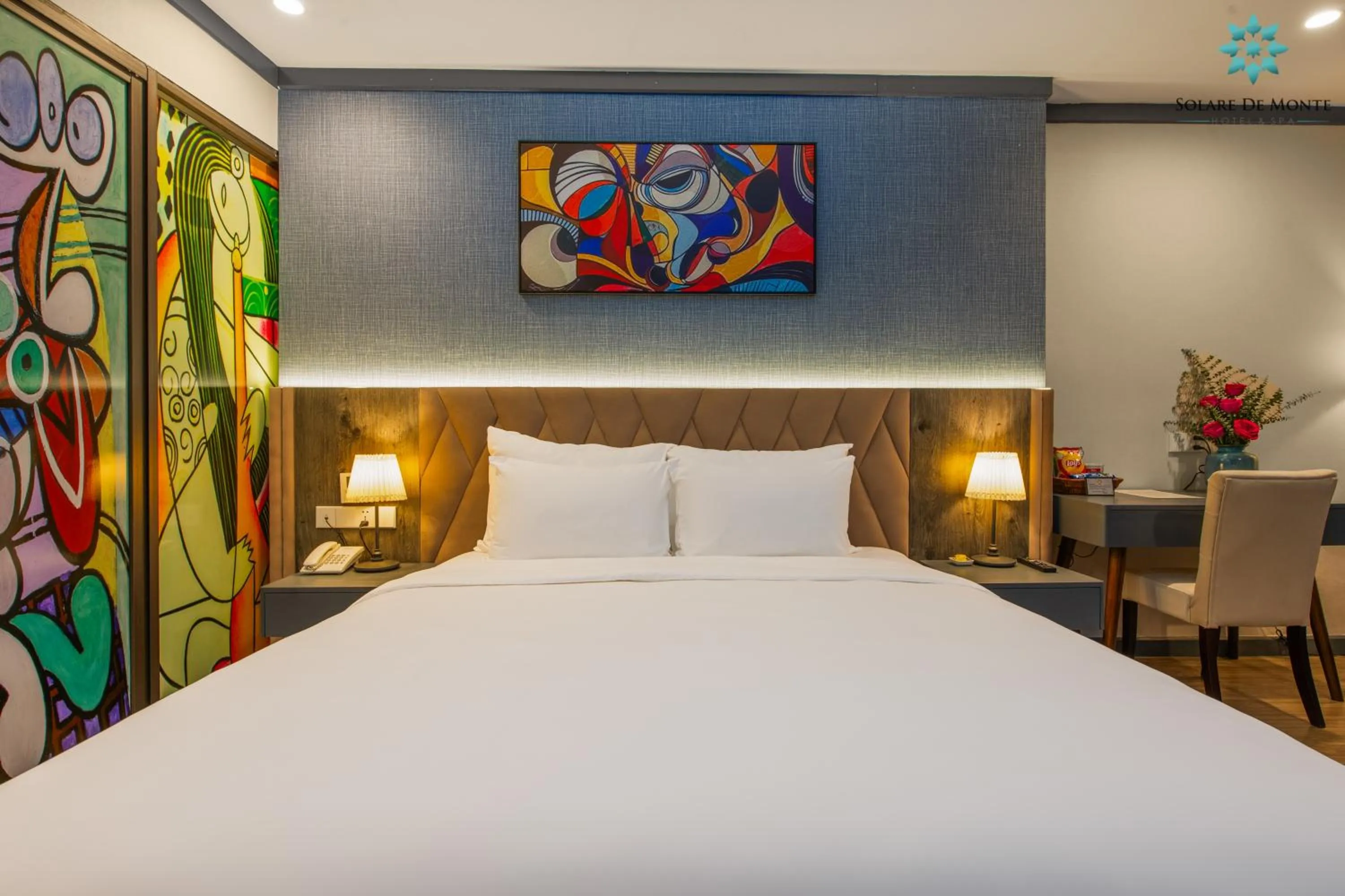 Seating area, Bed in Solare De Monte Hotel & Spa