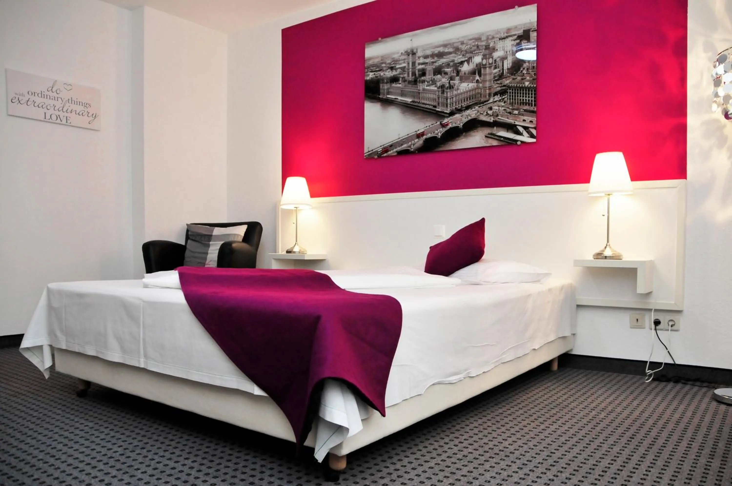 Bed in Hotel zum Brunnen