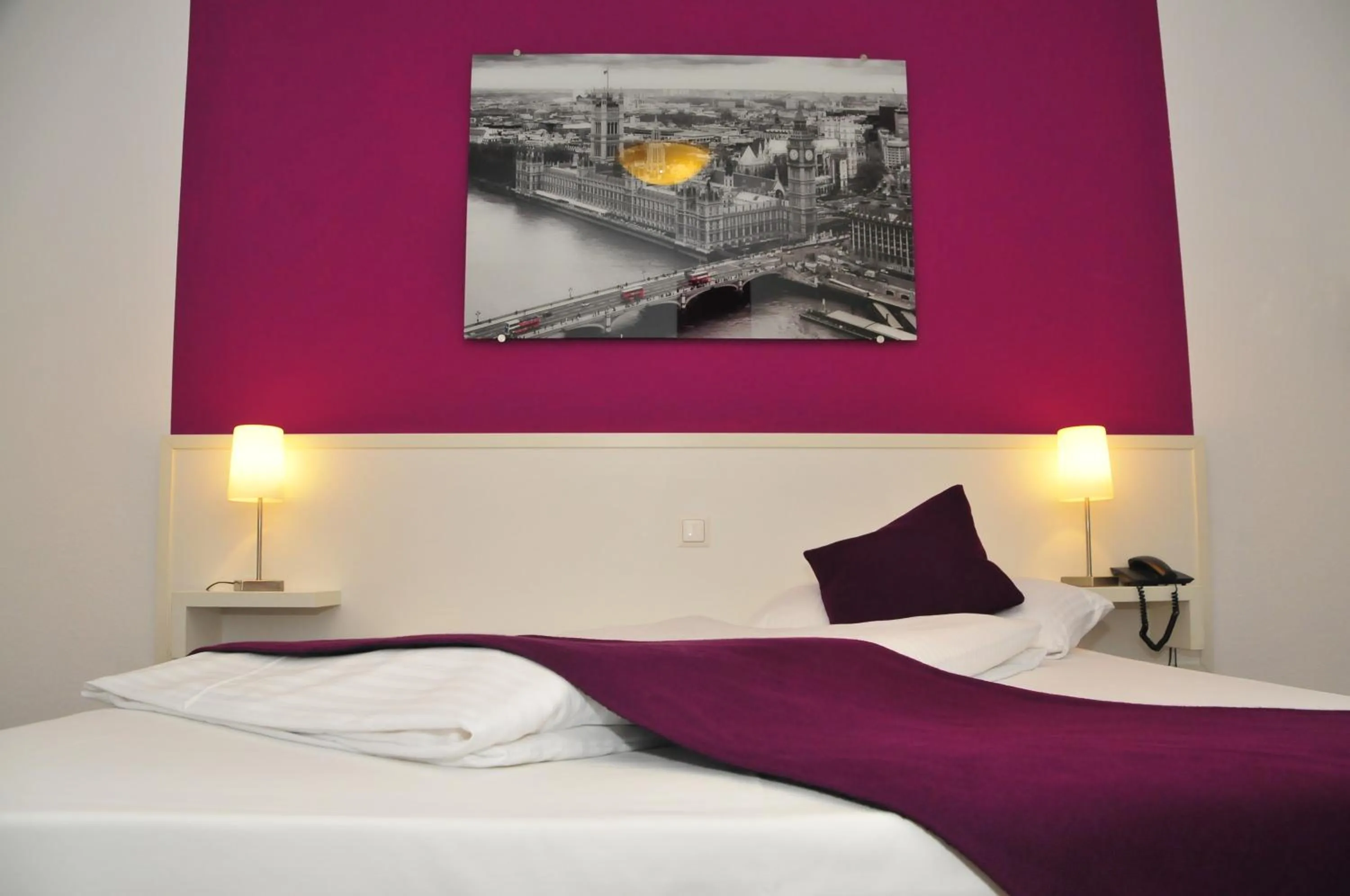 Bed in Hotel zum Brunnen