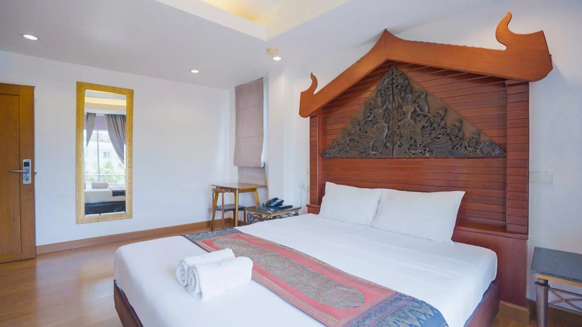 Photo of the whole room, Bed in Korbua House