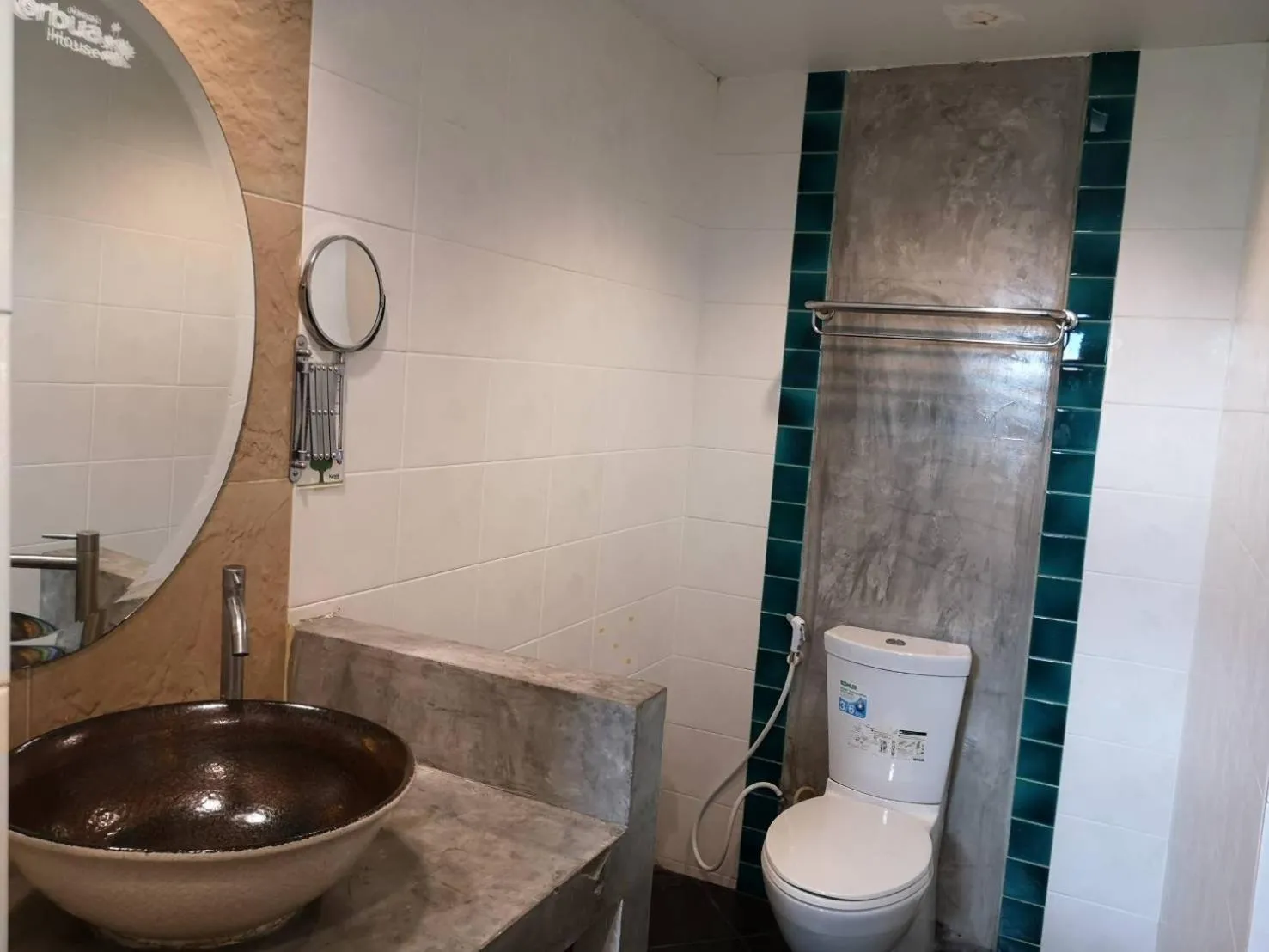 Shower in Korbua House