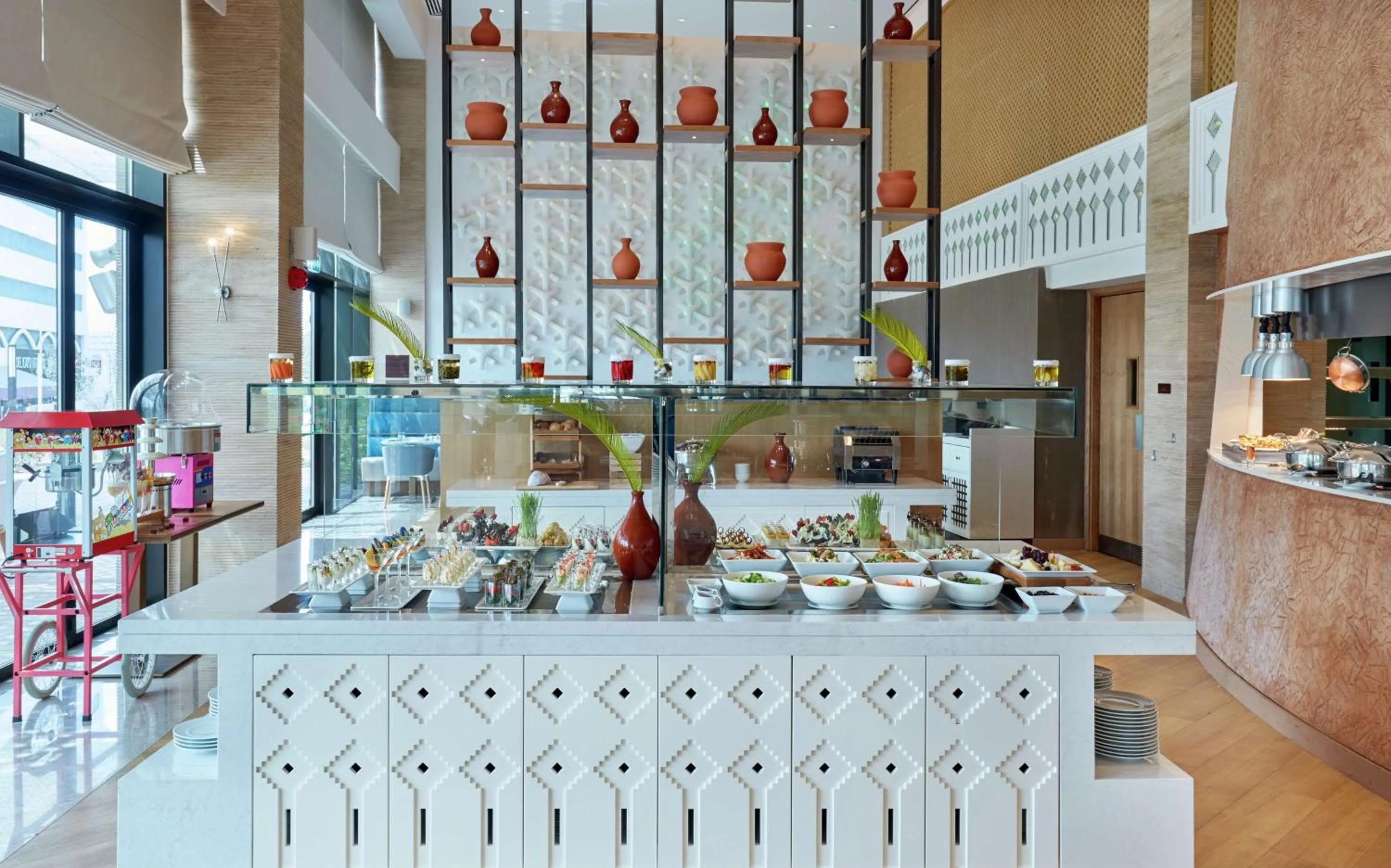 Restaurant/places to eat in Hilton Garden Inn Muscat Al Khuwair