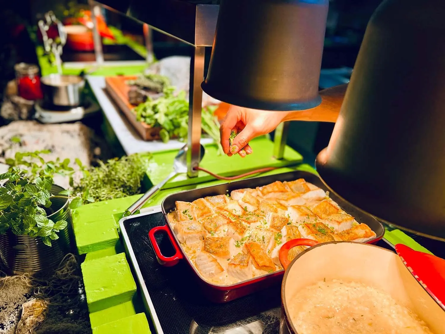 Restaurant/places to eat in Altes Stahlwerk Business & Lifestyle Hotel