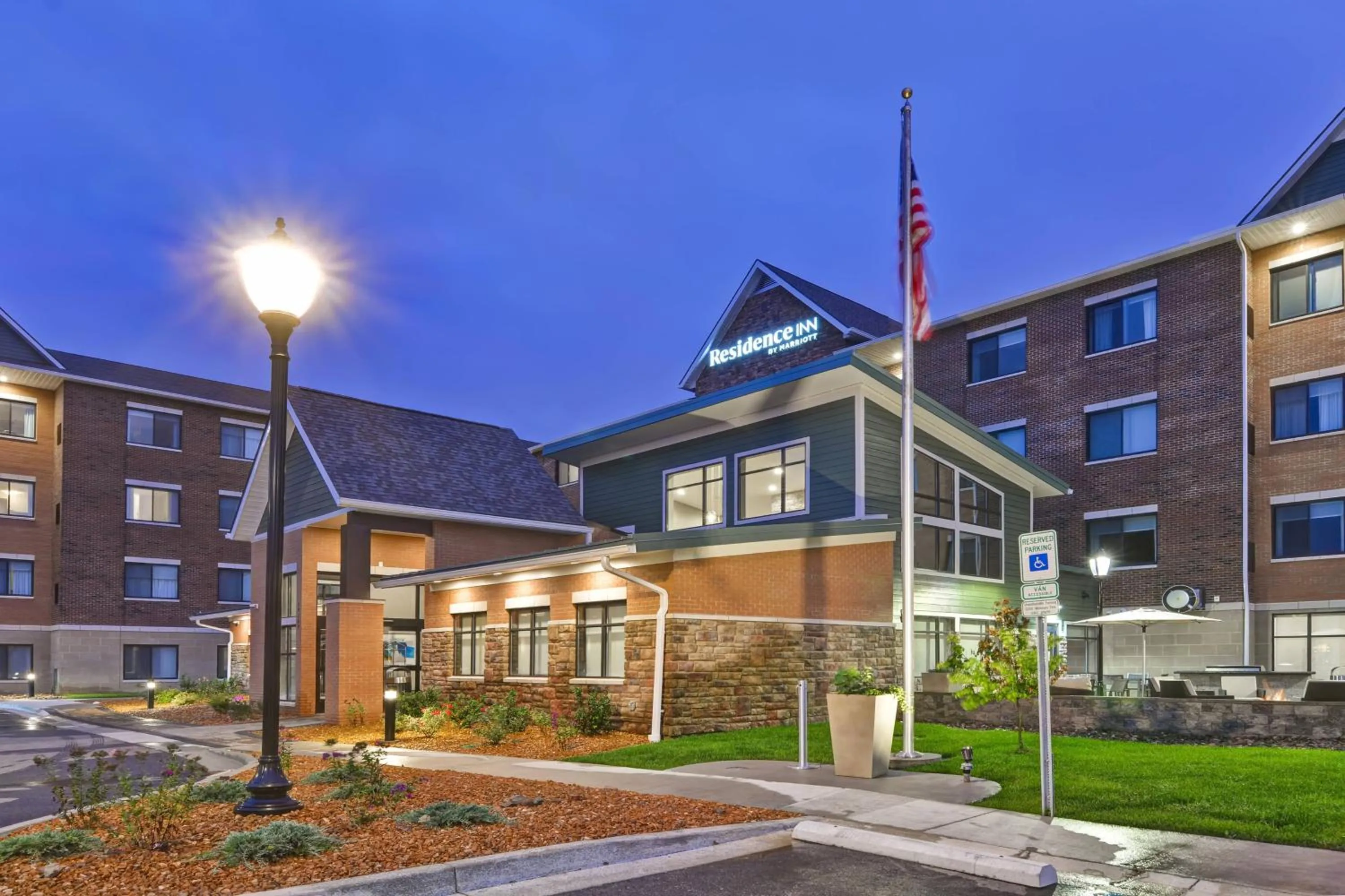 Property building in Residence Inn by Marriott Cleveland Airport/Middleburg Heights