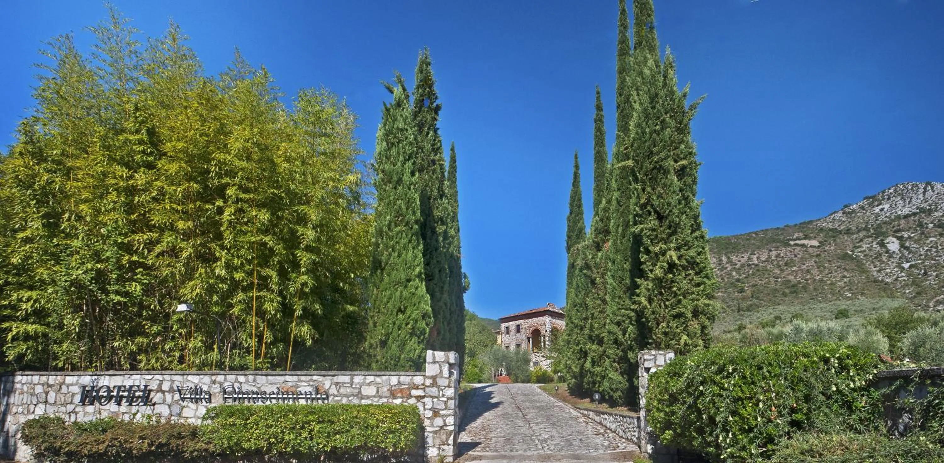 Facade/entrance in Hotel Villa Rinascimento