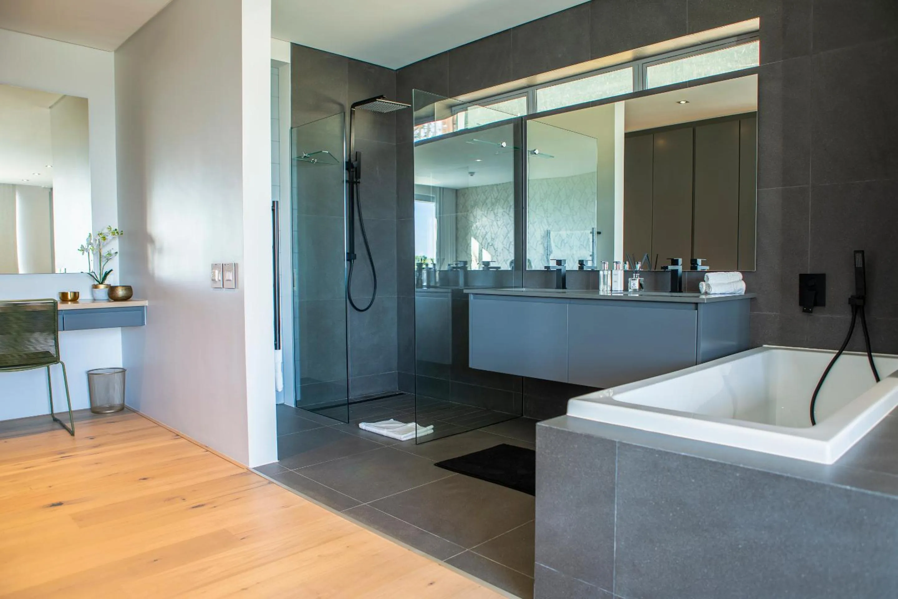 Toilet in Elements Luxury Suites by Totalstay