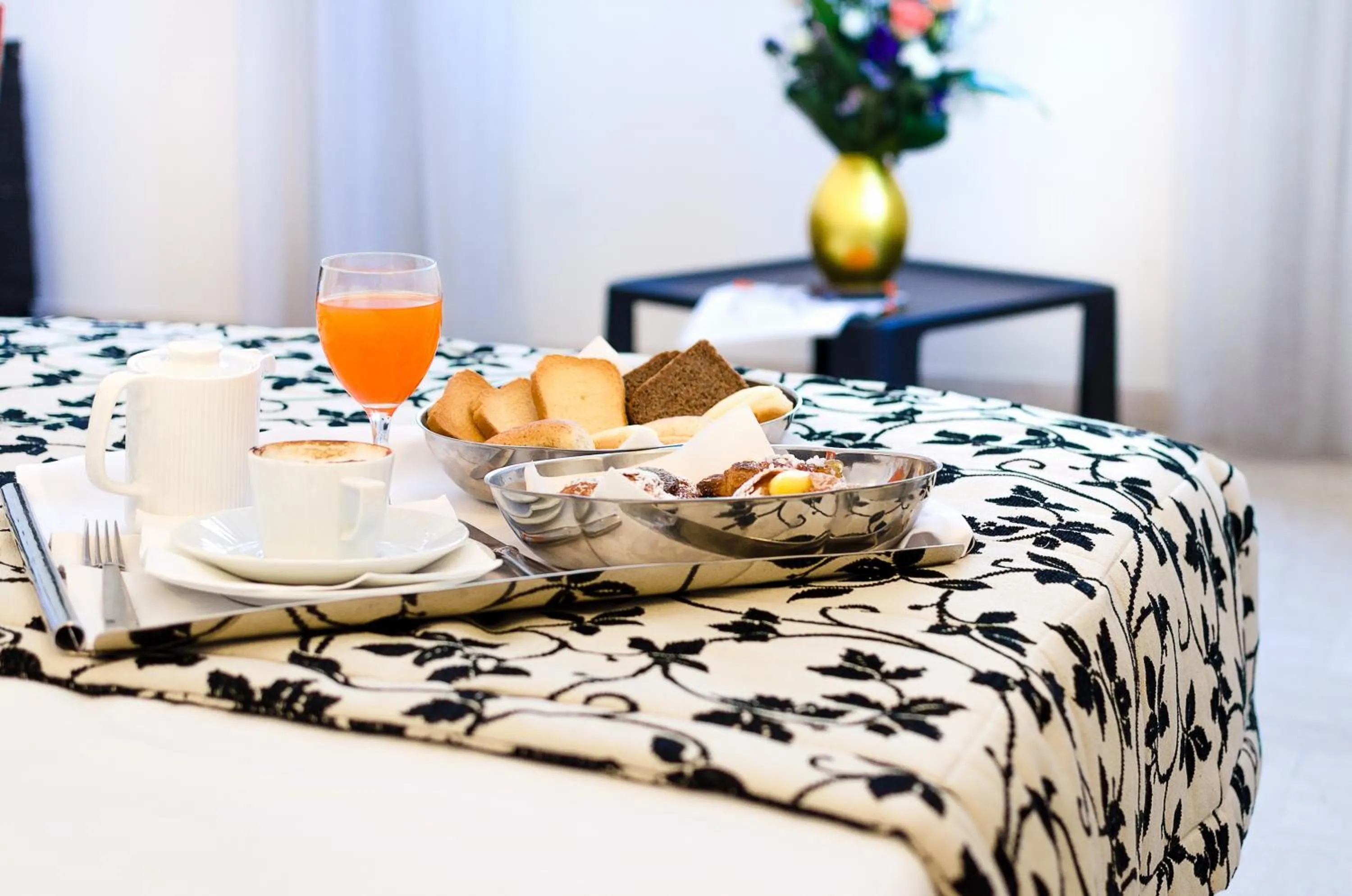 Bedroom, Bed in Hotel Garibaldi