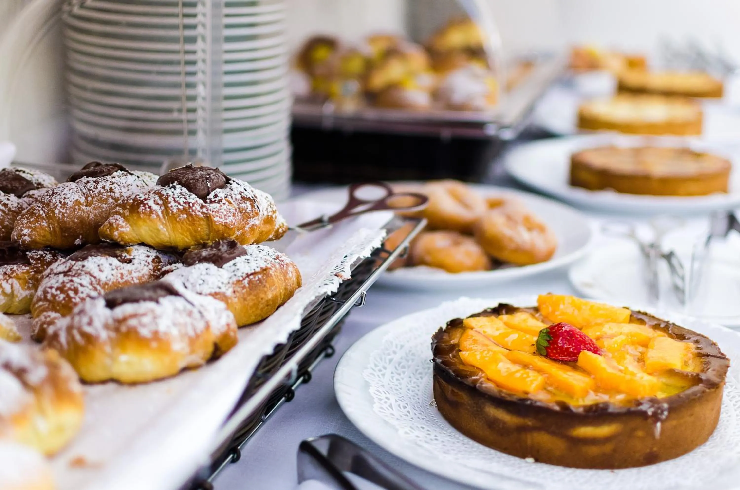 Buffet breakfast in Hotel Garibaldi