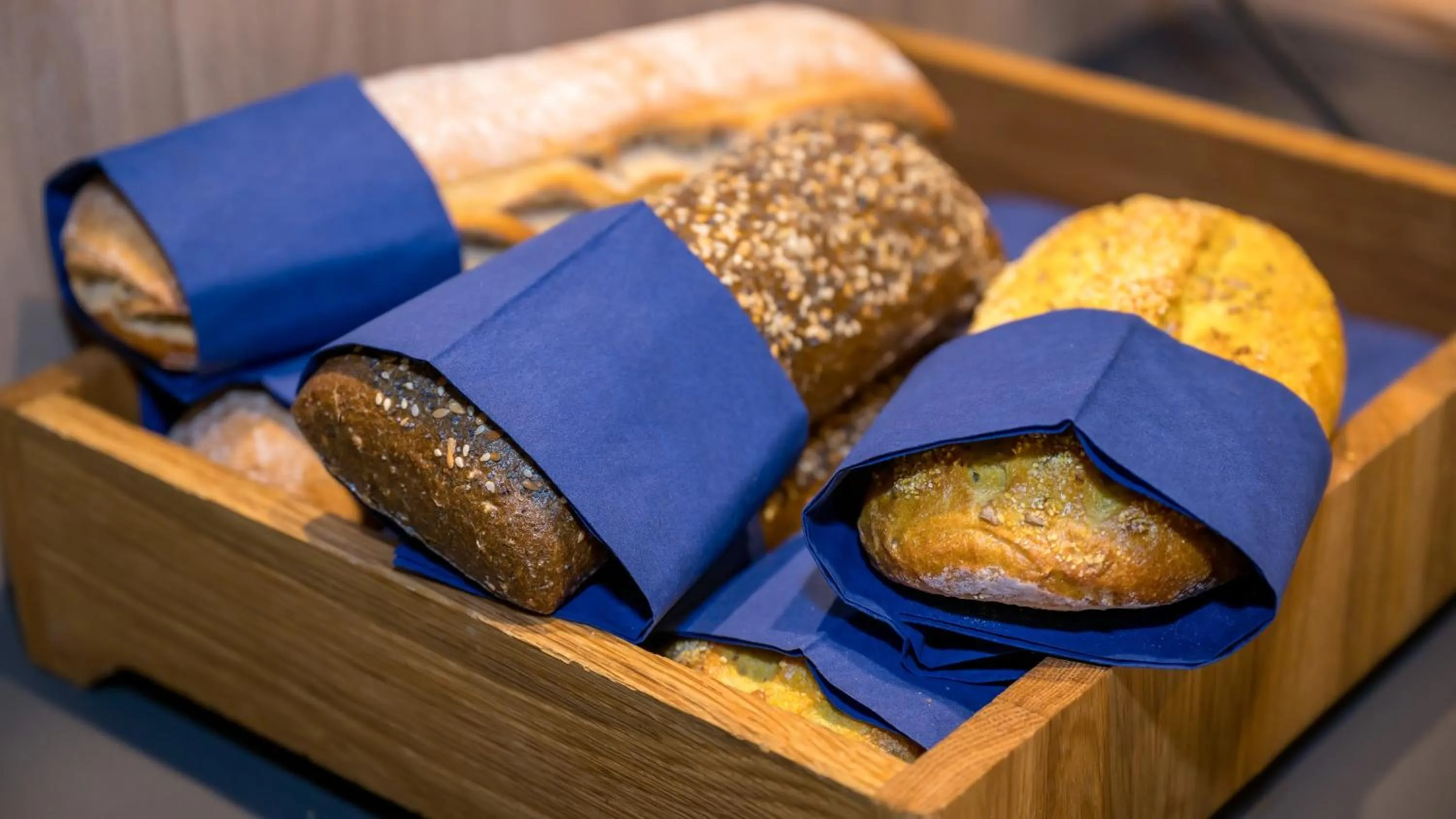 Restaurant/places to eat in Holiday Inn Express - Luzern - Kriens by IHG