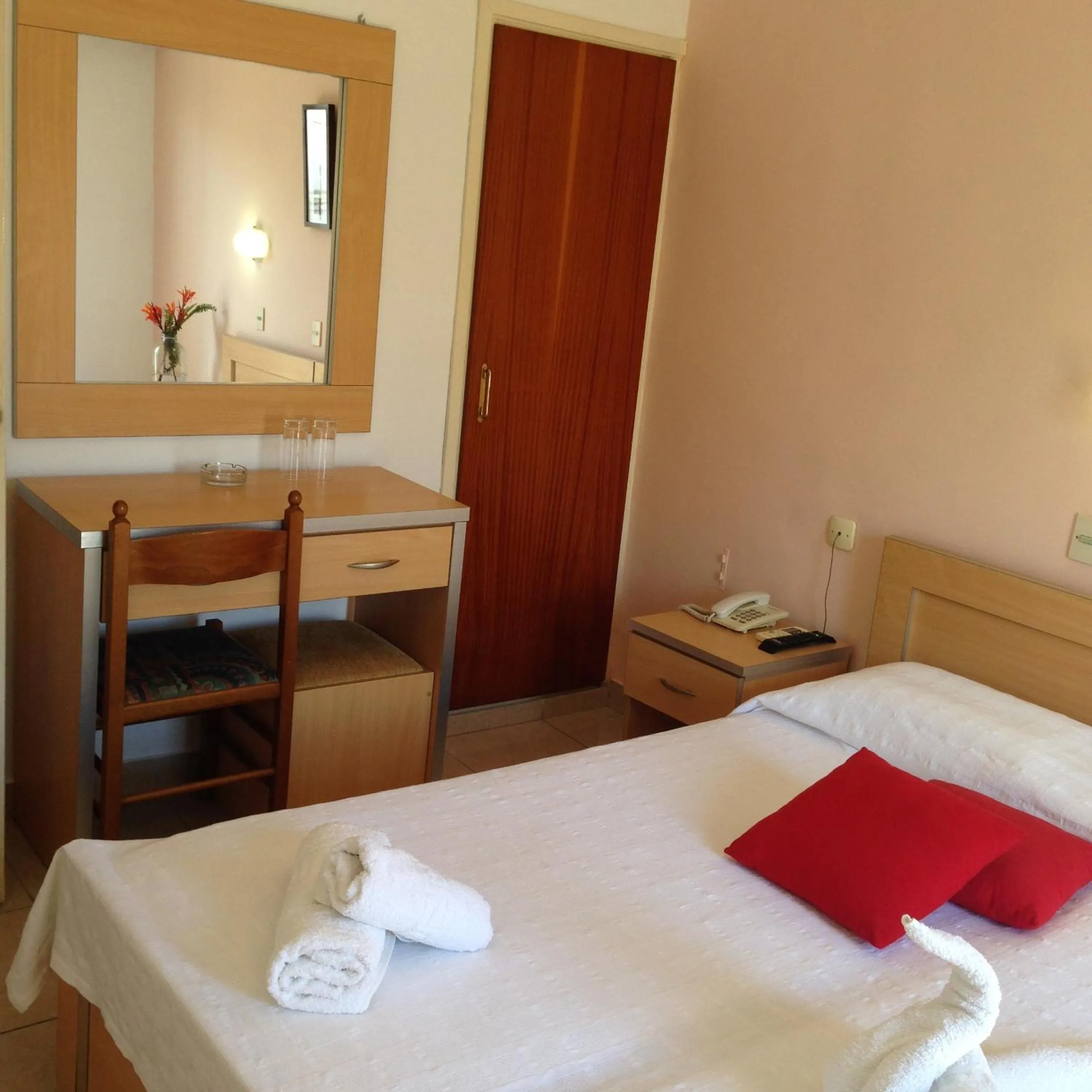 Photo of the whole room, Bed in Zefyros Hotel