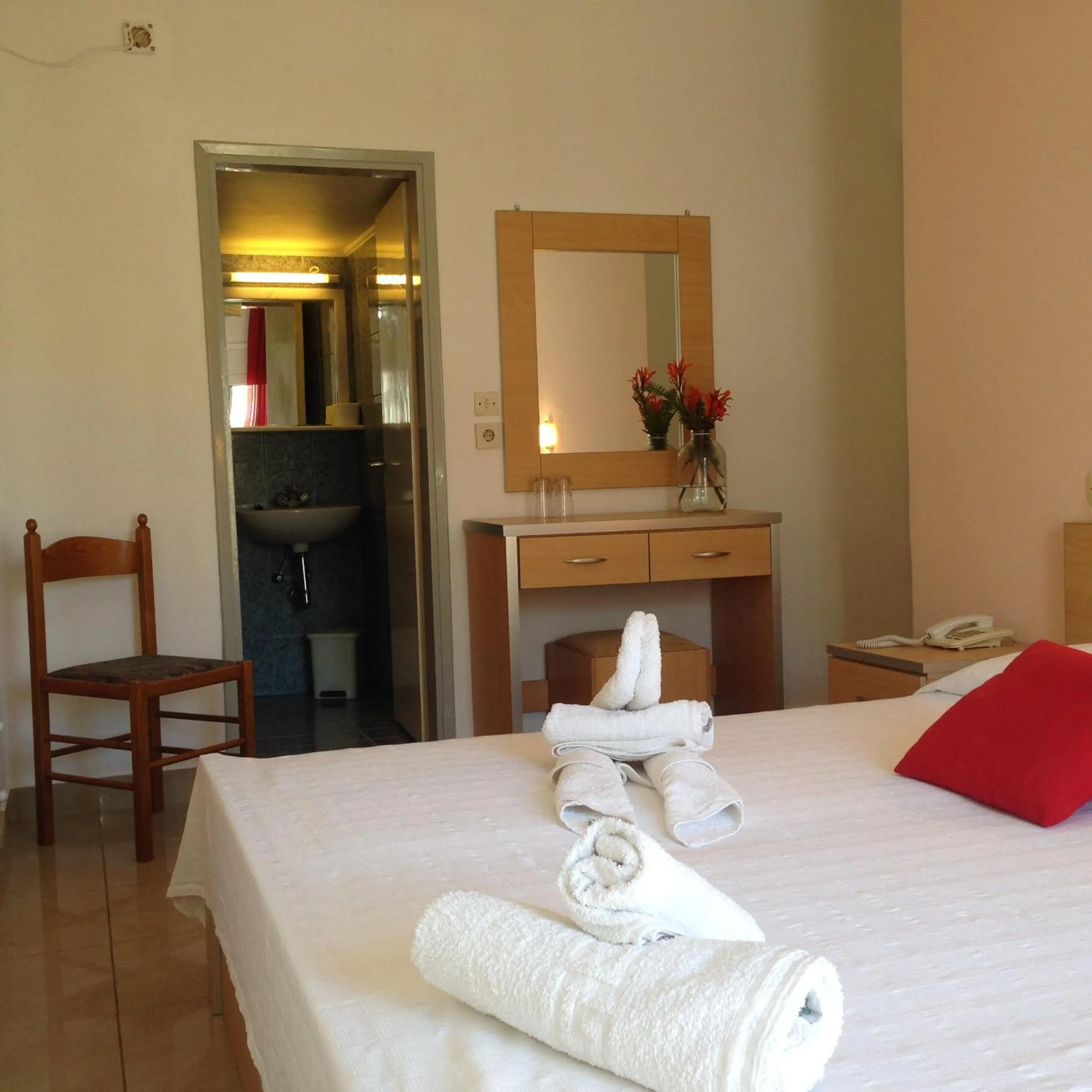 Photo of the whole room, Bed in Zefyros Hotel