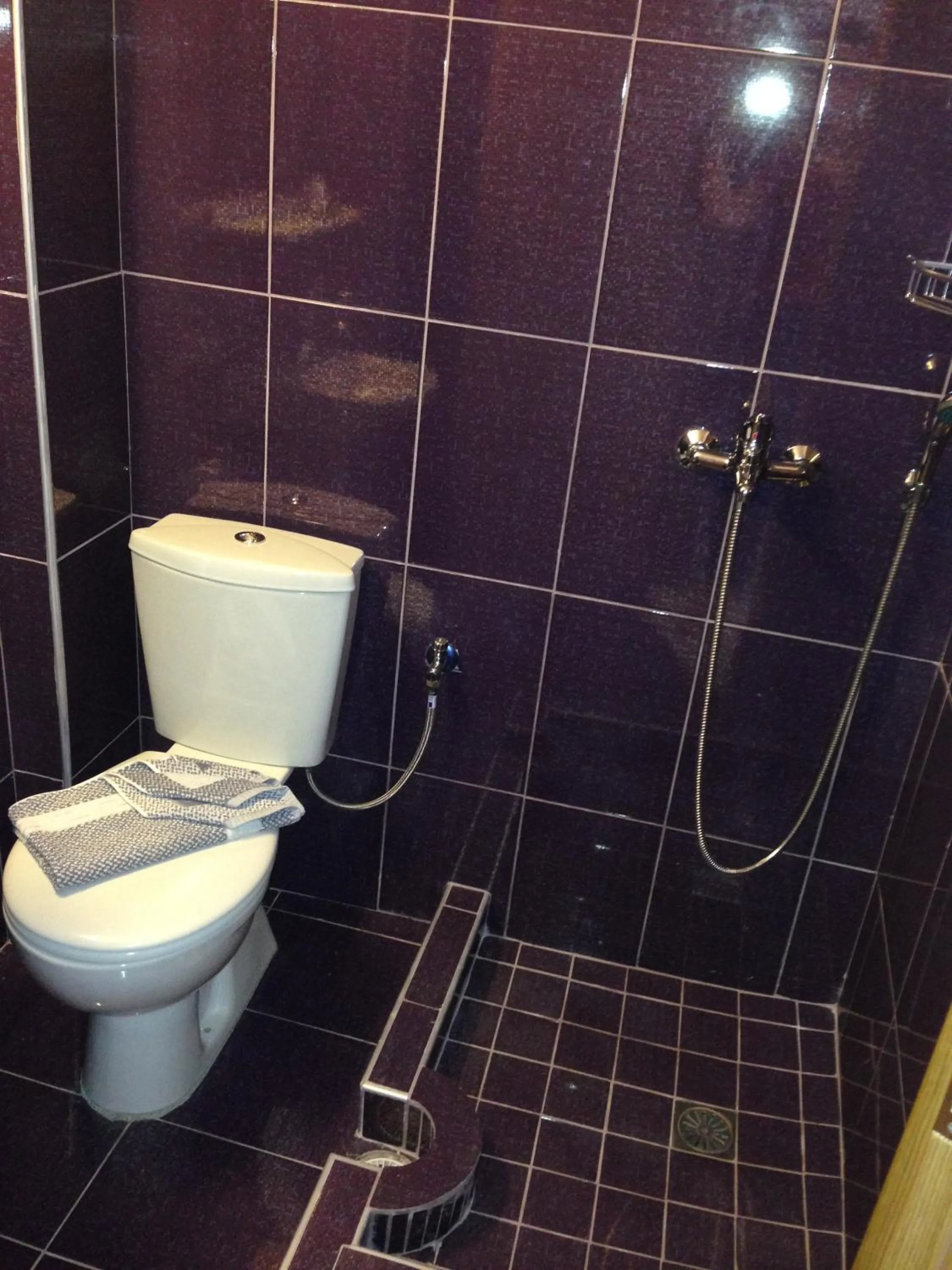 Bathroom in Zefyros Hotel