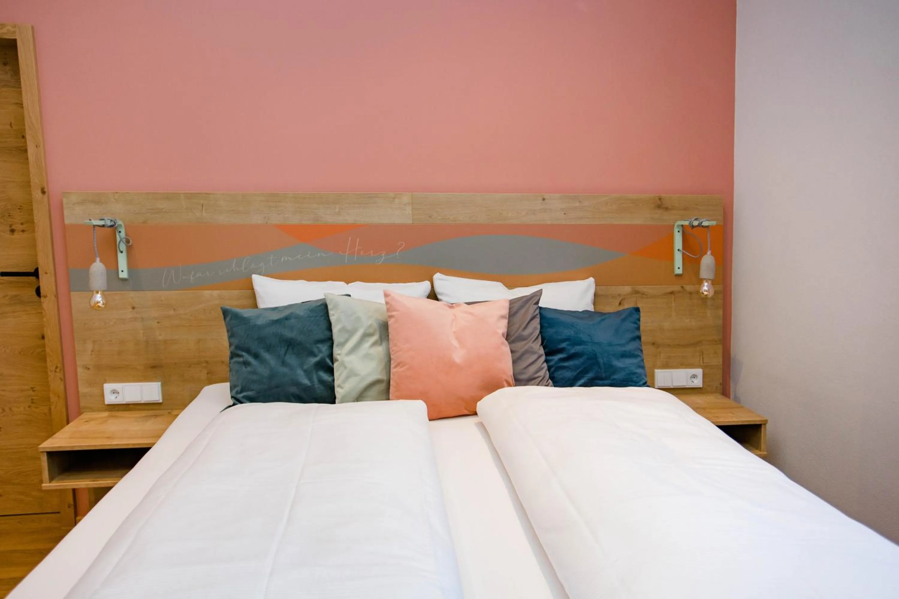 Bed in Stadthotel Freilassing