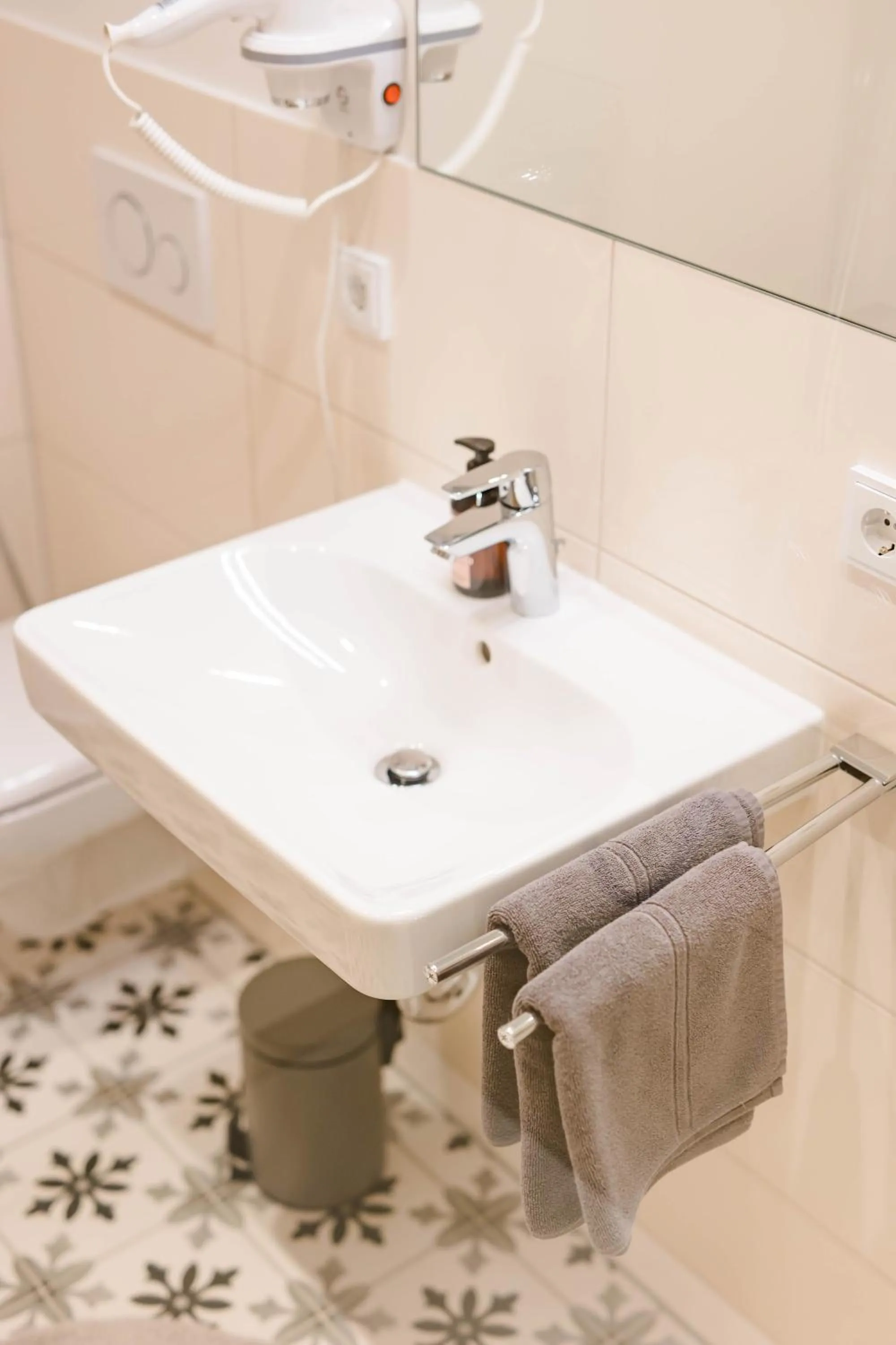 Bathroom in Stadthotel Freilassing