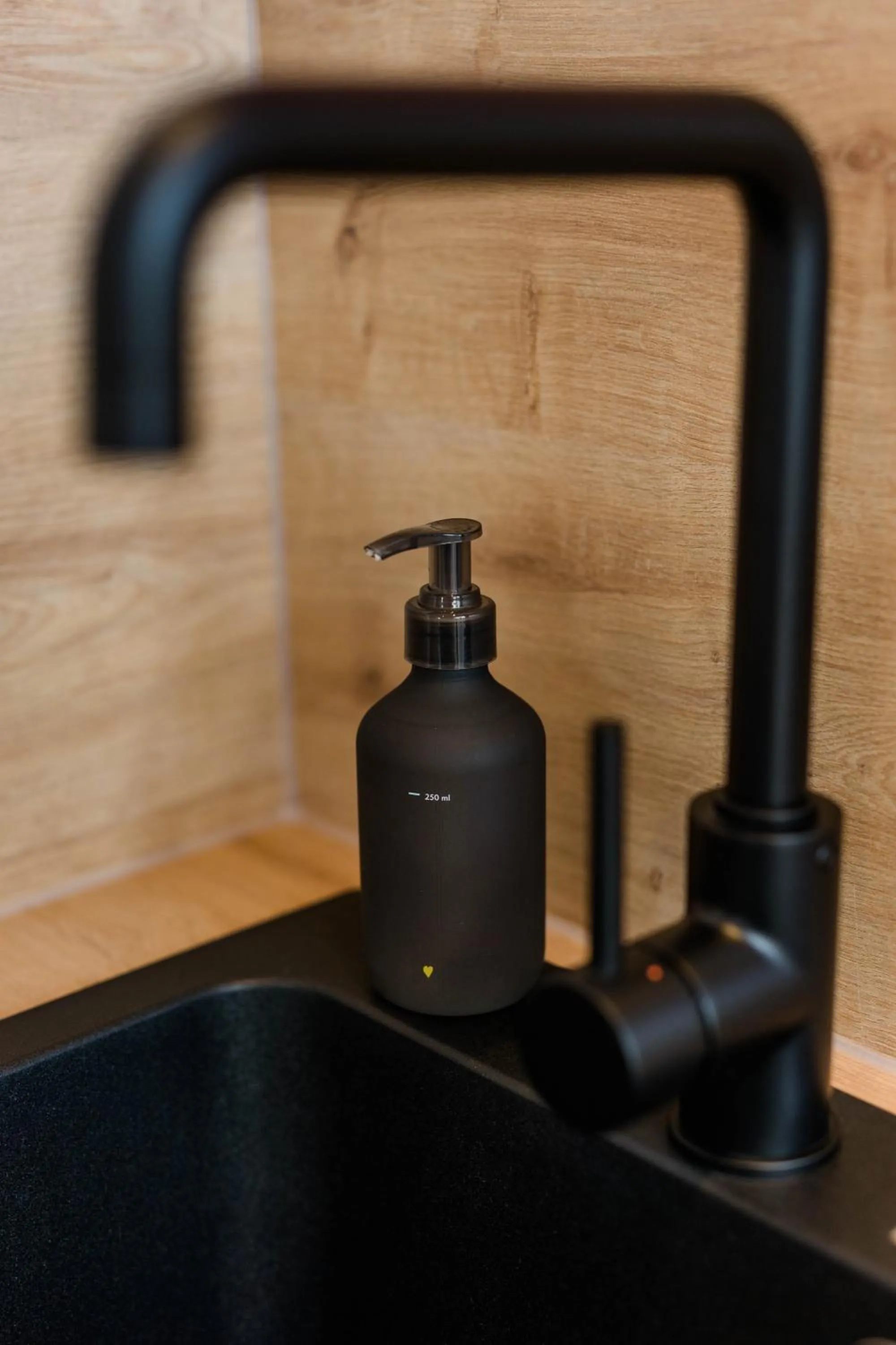 Kitchen or kitchenette in Stadthotel Freilassing