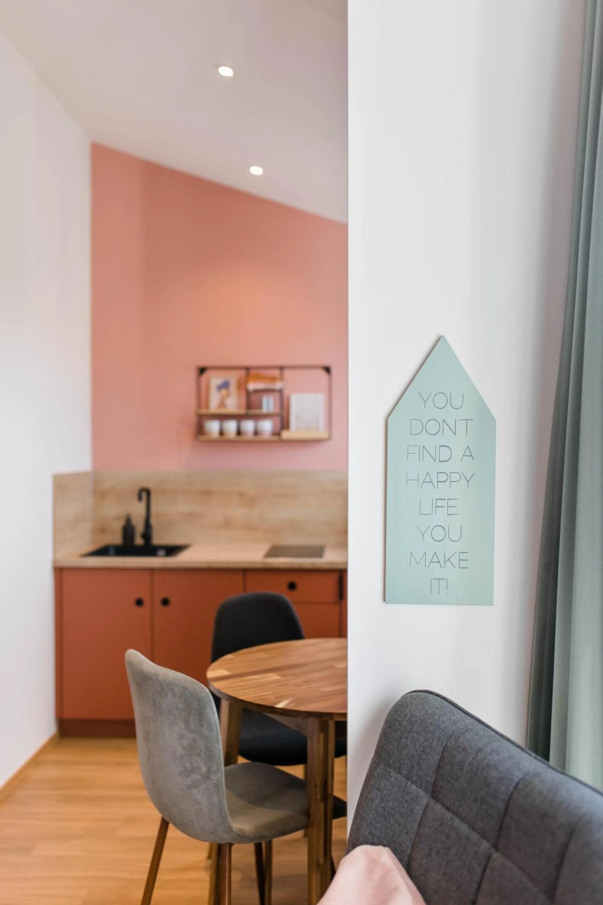 Kitchen or kitchenette in Stadthotel Freilassing