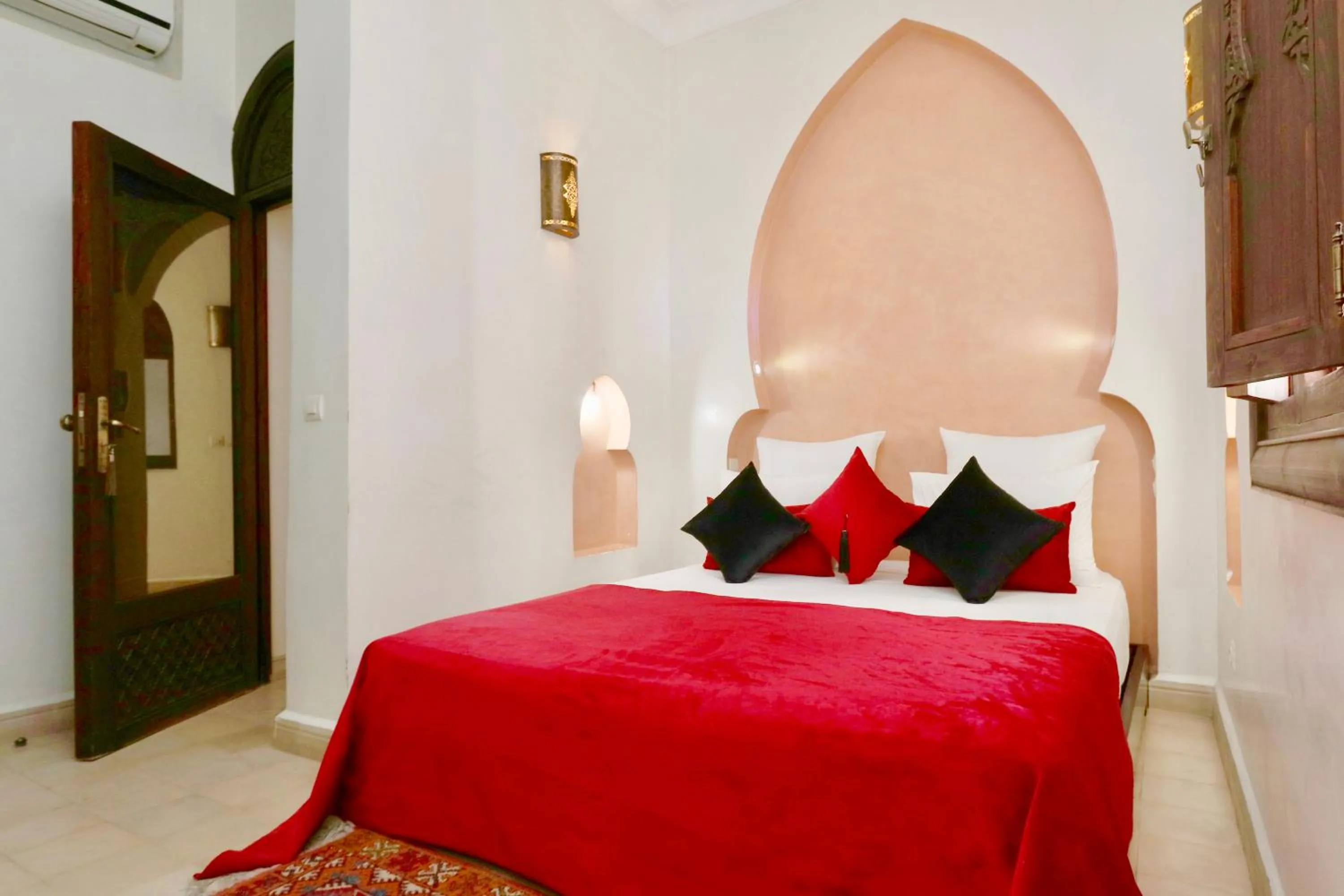 Photo of the whole room, Bed in Dar Pamella