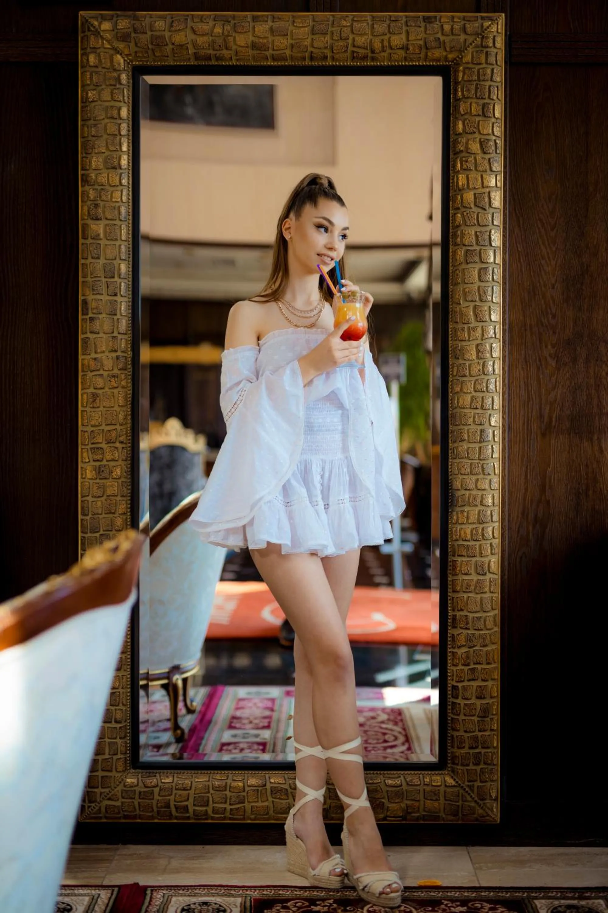 People in Hotel Palace Marina Dinevi