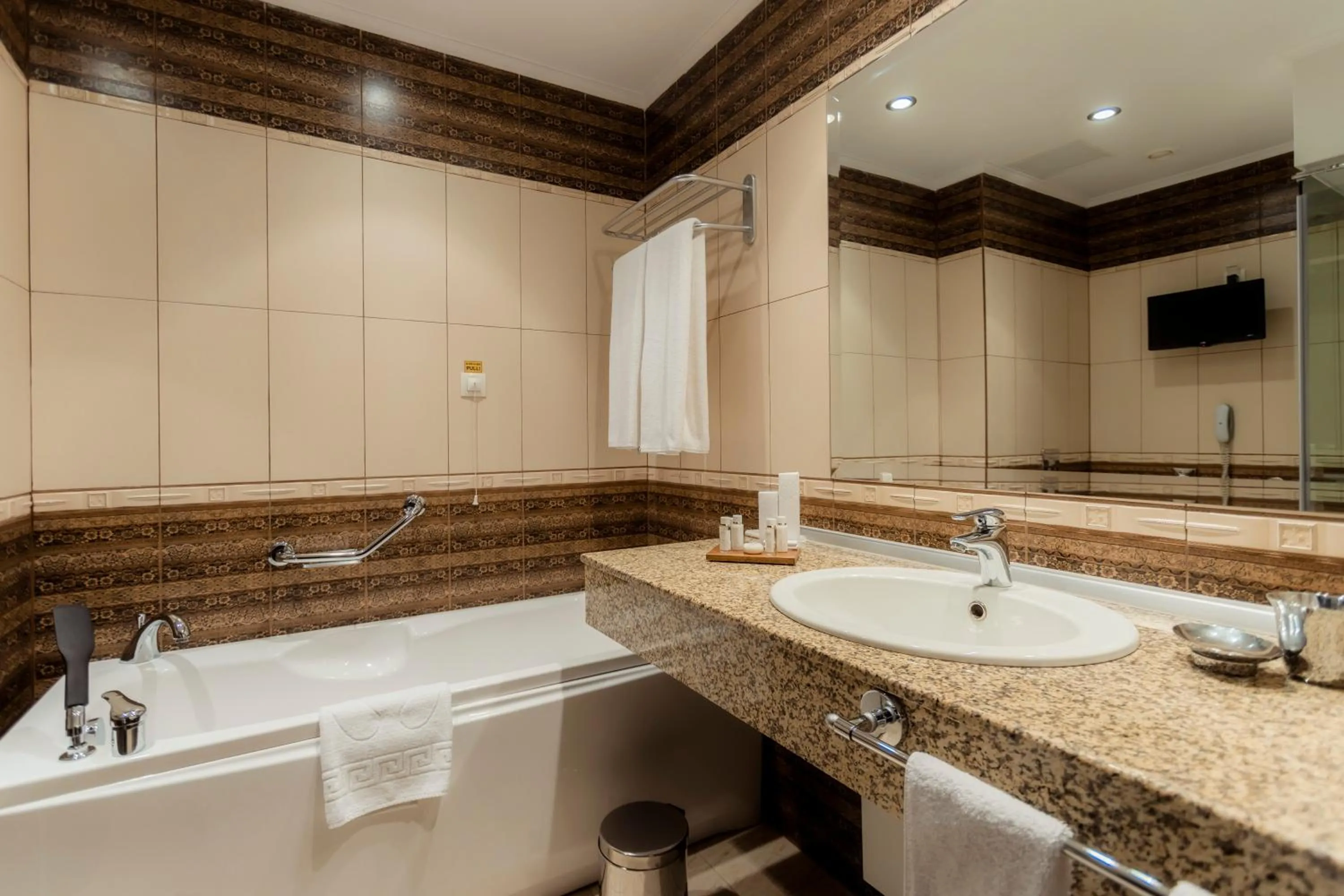 Bathroom in Hotel Palace Marina Dinevi