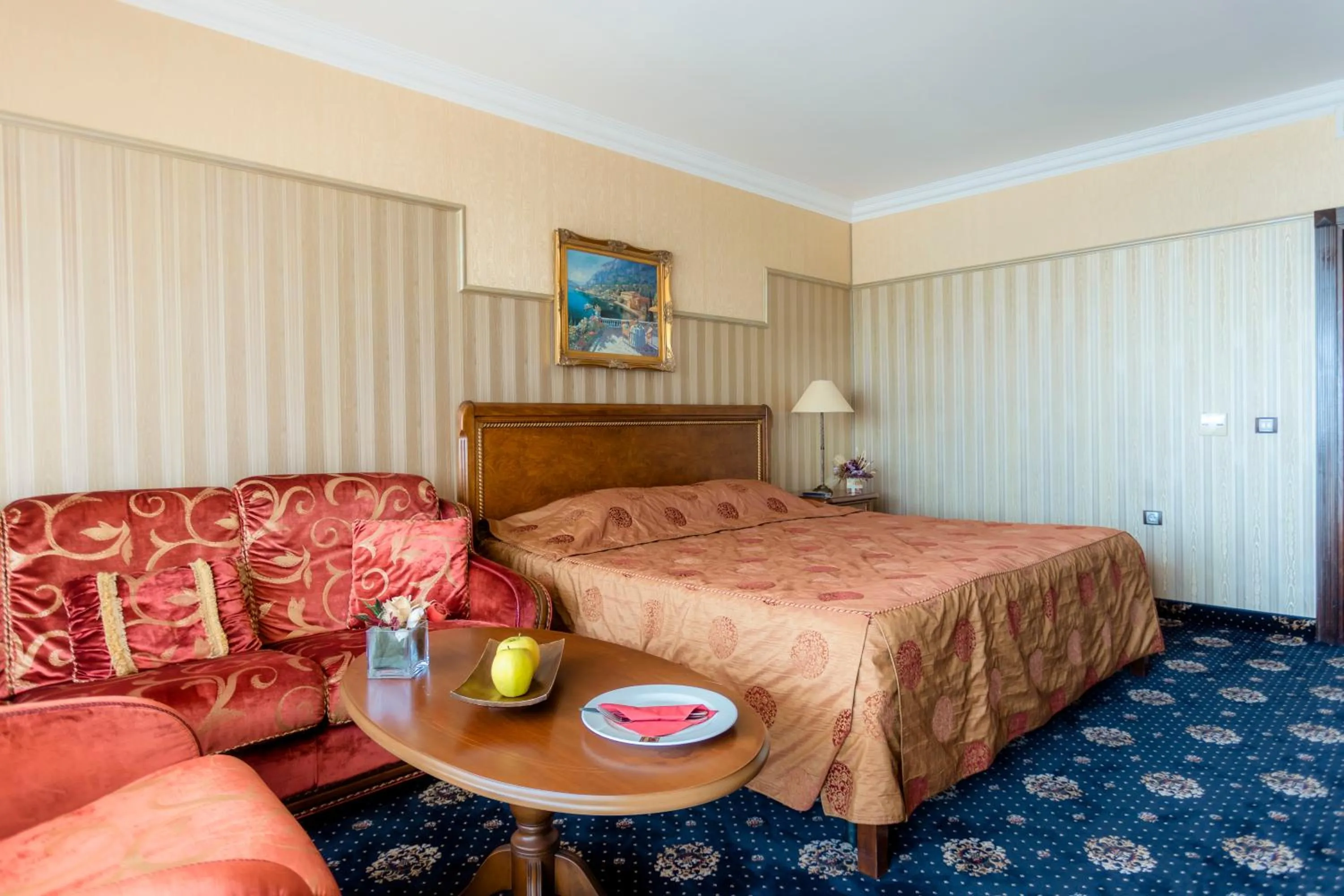 Photo of the whole room, Bed in Hotel Palace Marina Dinevi