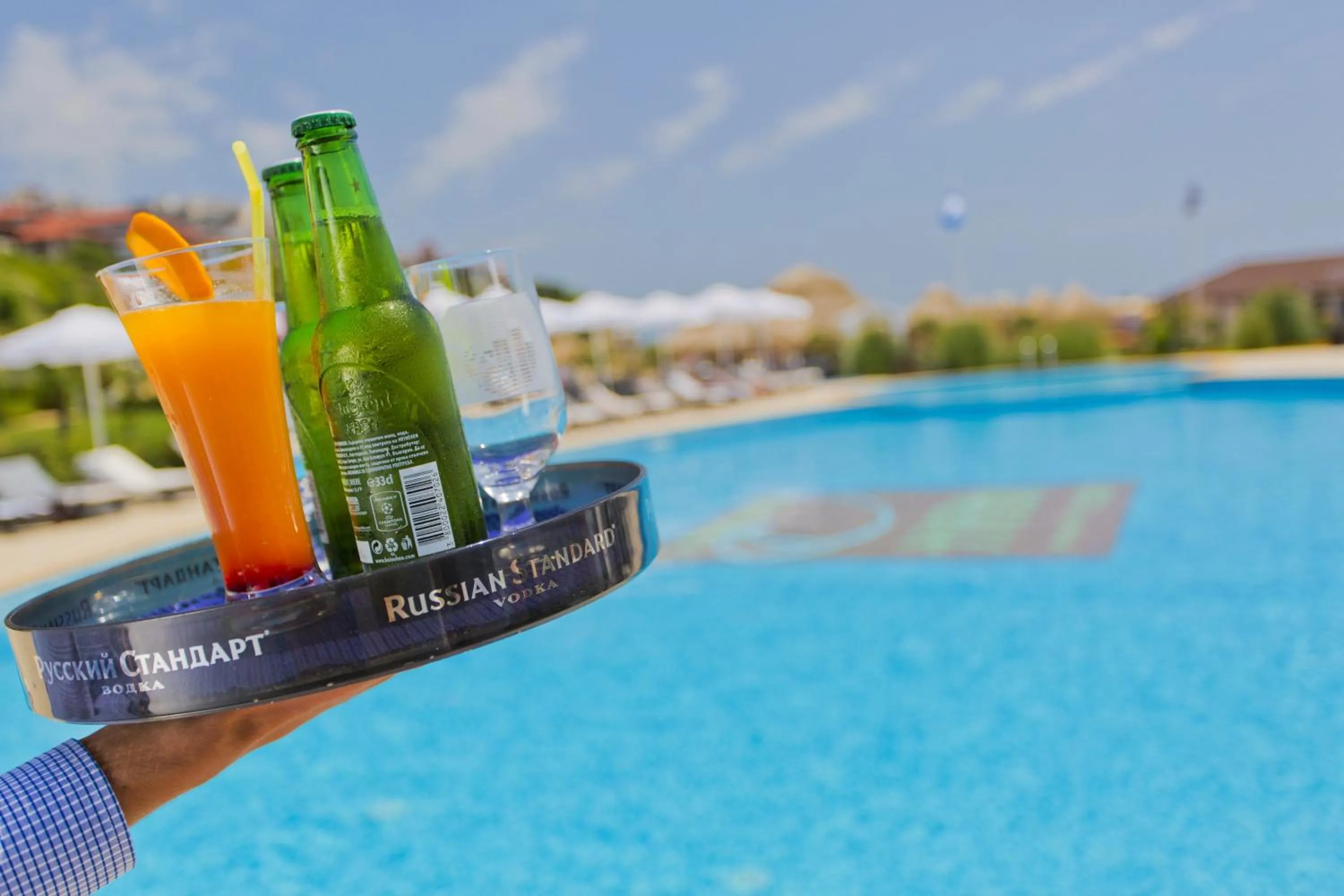 Swimming pool in Hotel Palace Marina Dinevi